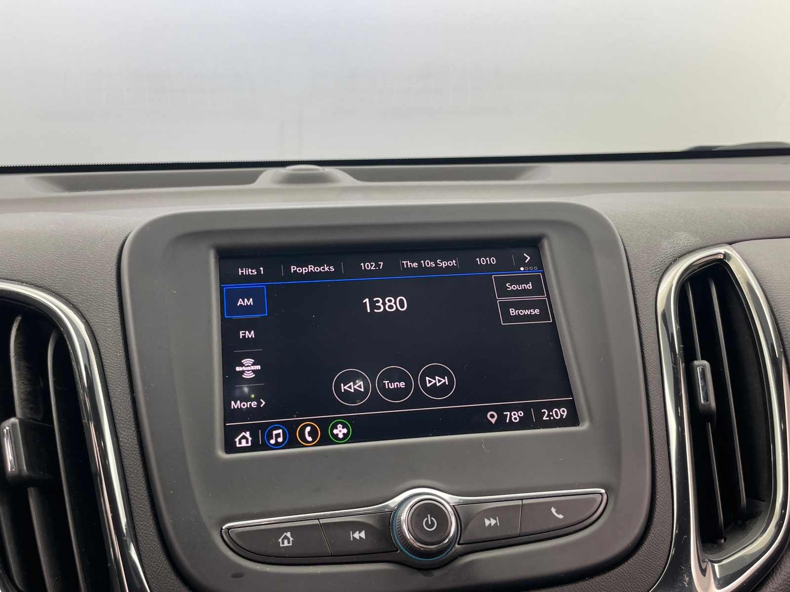 Thumbnail: 2024 Chevrolet Equinox - 4