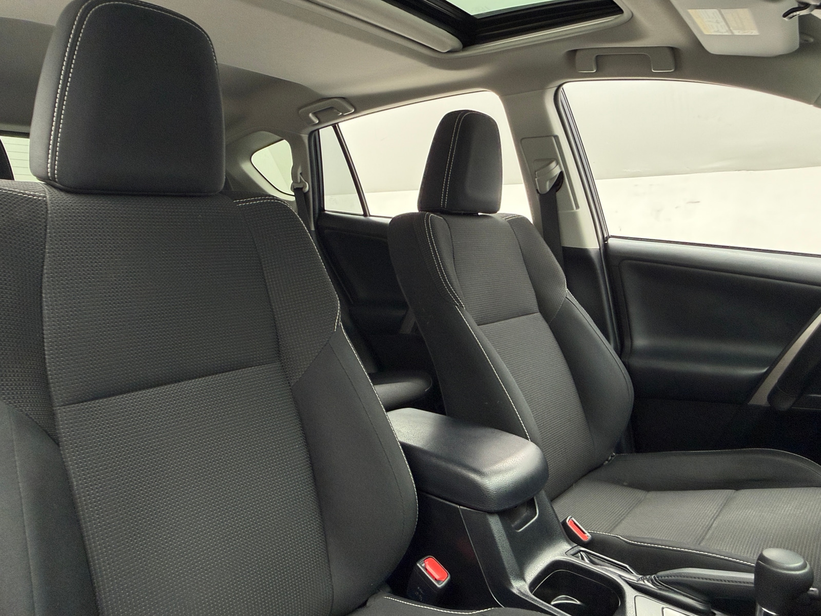 Thumbnail: 2018 Toyota RAV4 - 2