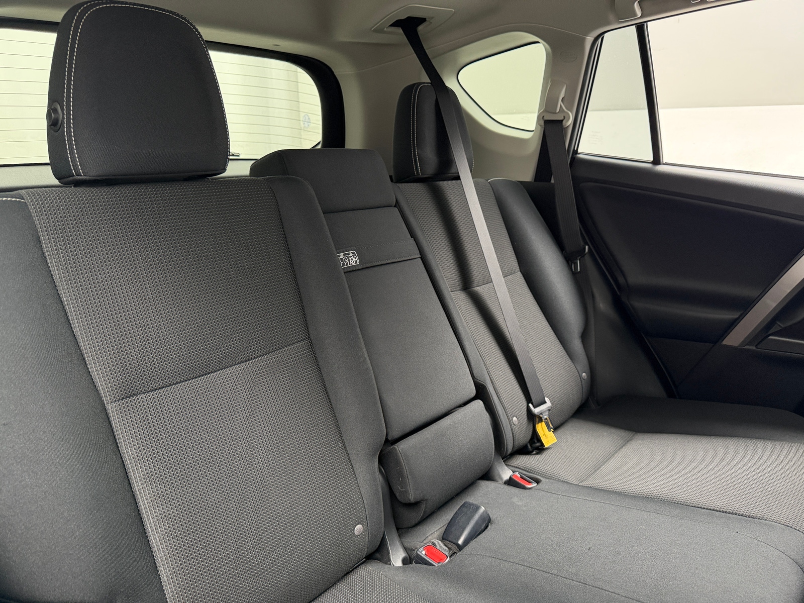 Thumbnail: 2018 Toyota RAV4 - 6