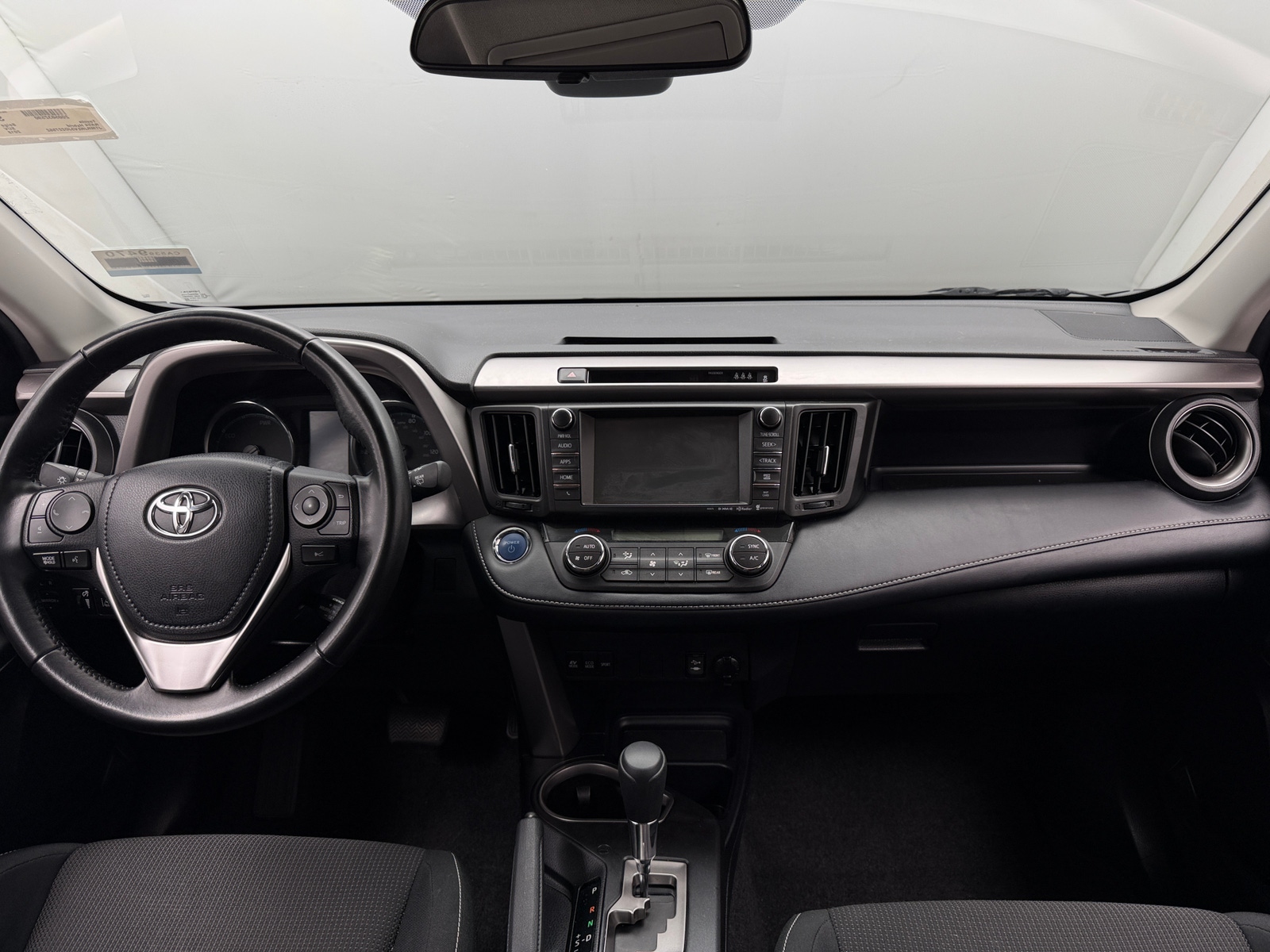 Thumbnail: 2018 Toyota RAV4 - 3