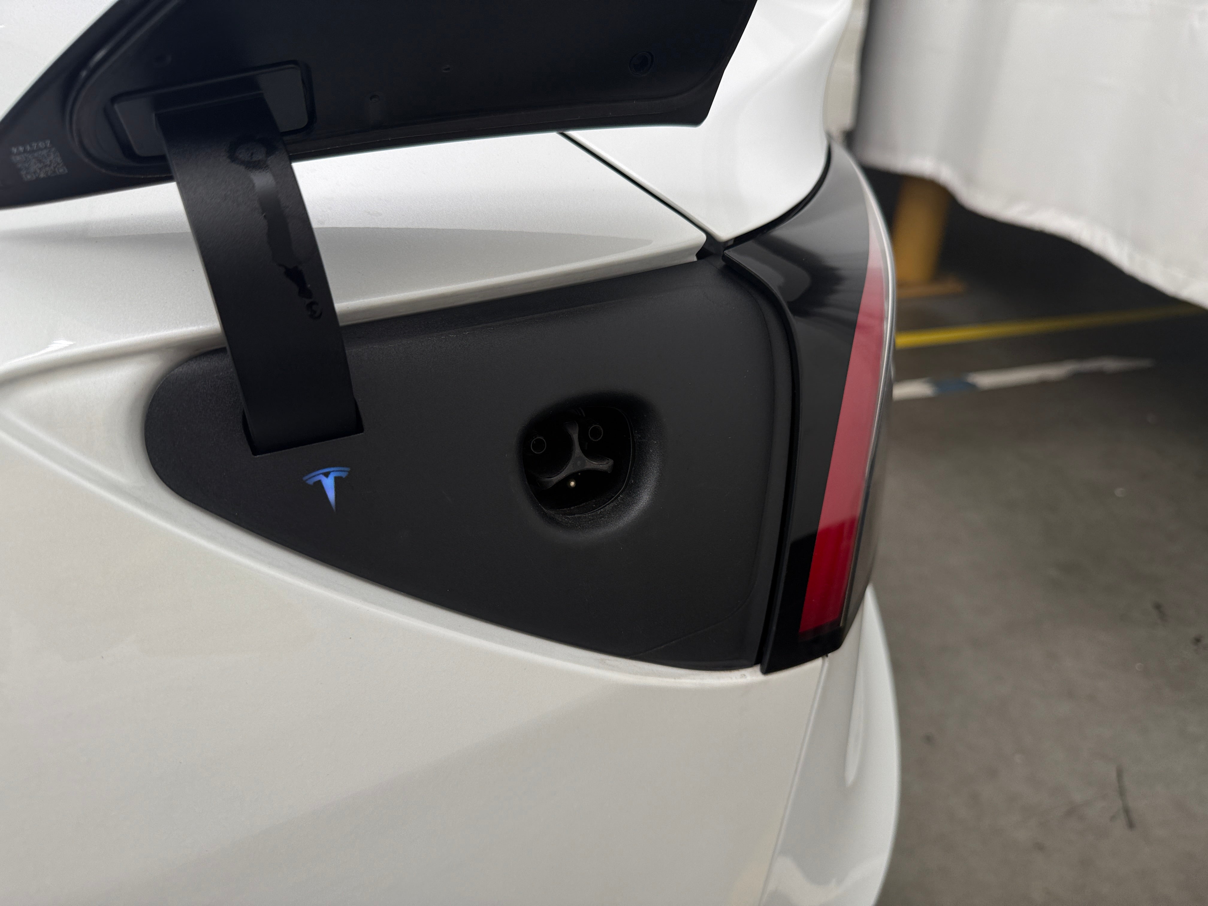 2025 Tesla Model 3 Long Range - Photo 8
