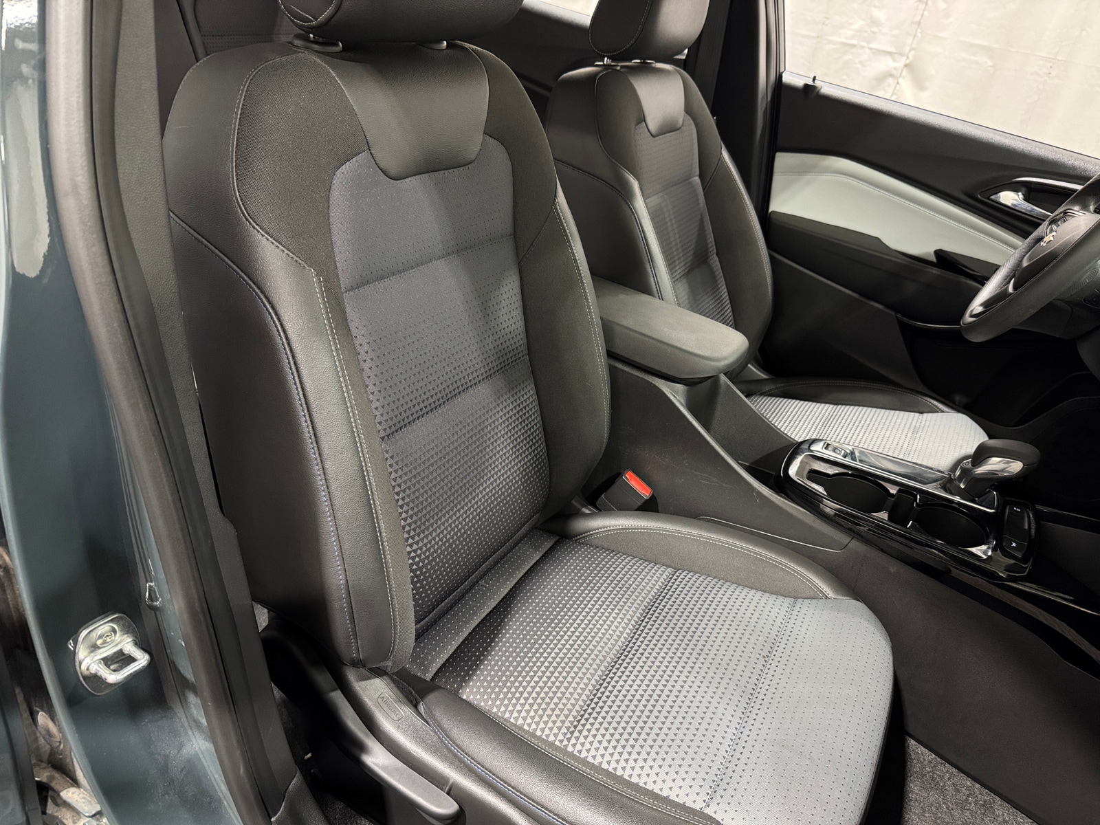 Thumbnail: 2025 Chevrolet Trax - 2