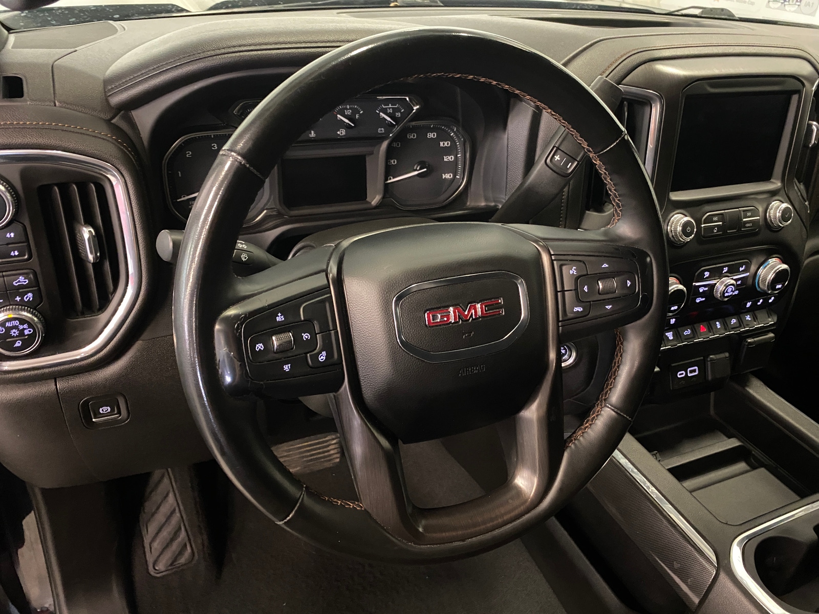 Thumbnail: 2023 GMC Sierra 2500 - 4