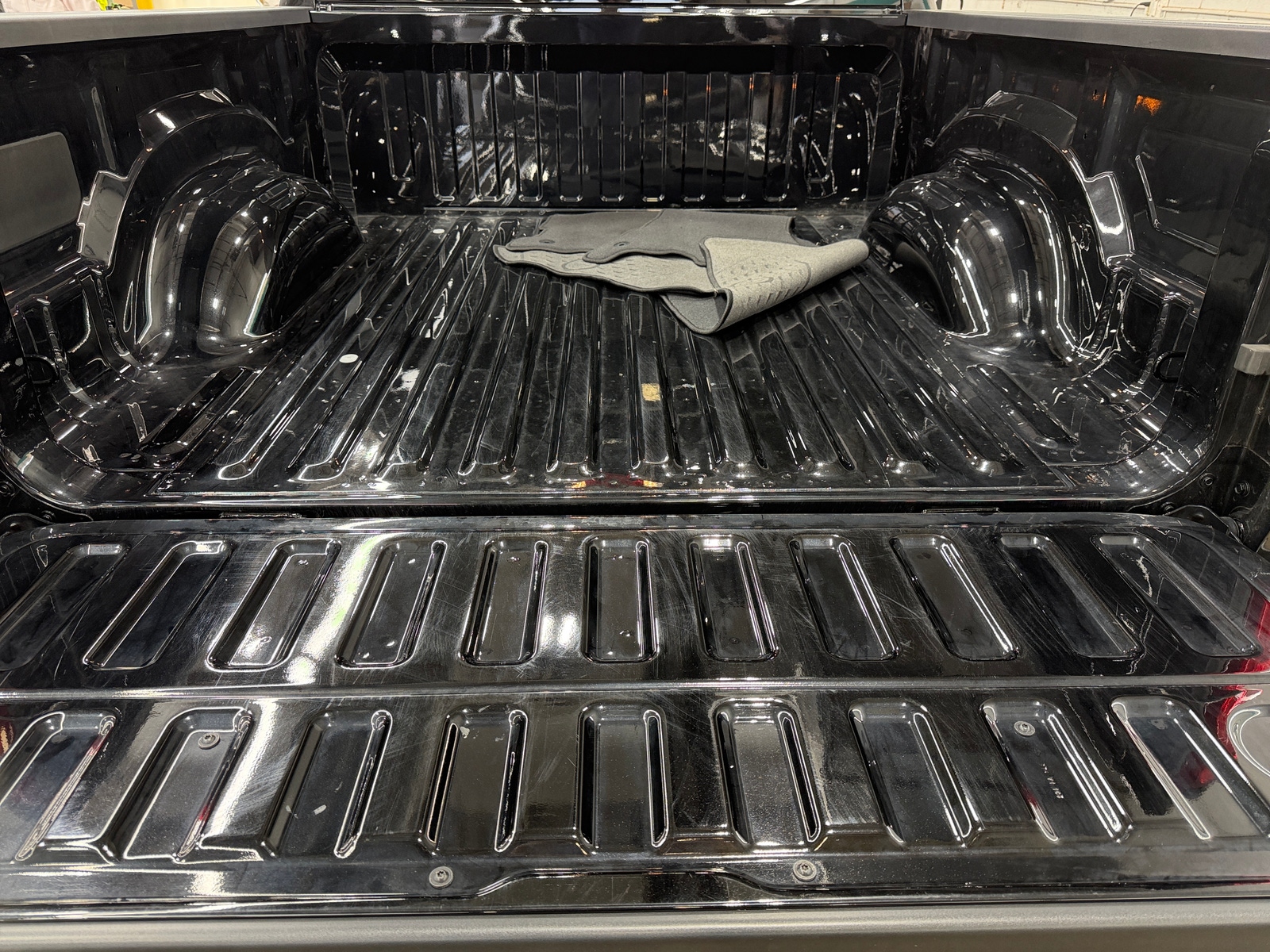 Thumbnail: 2025 RAM 1500 - 6