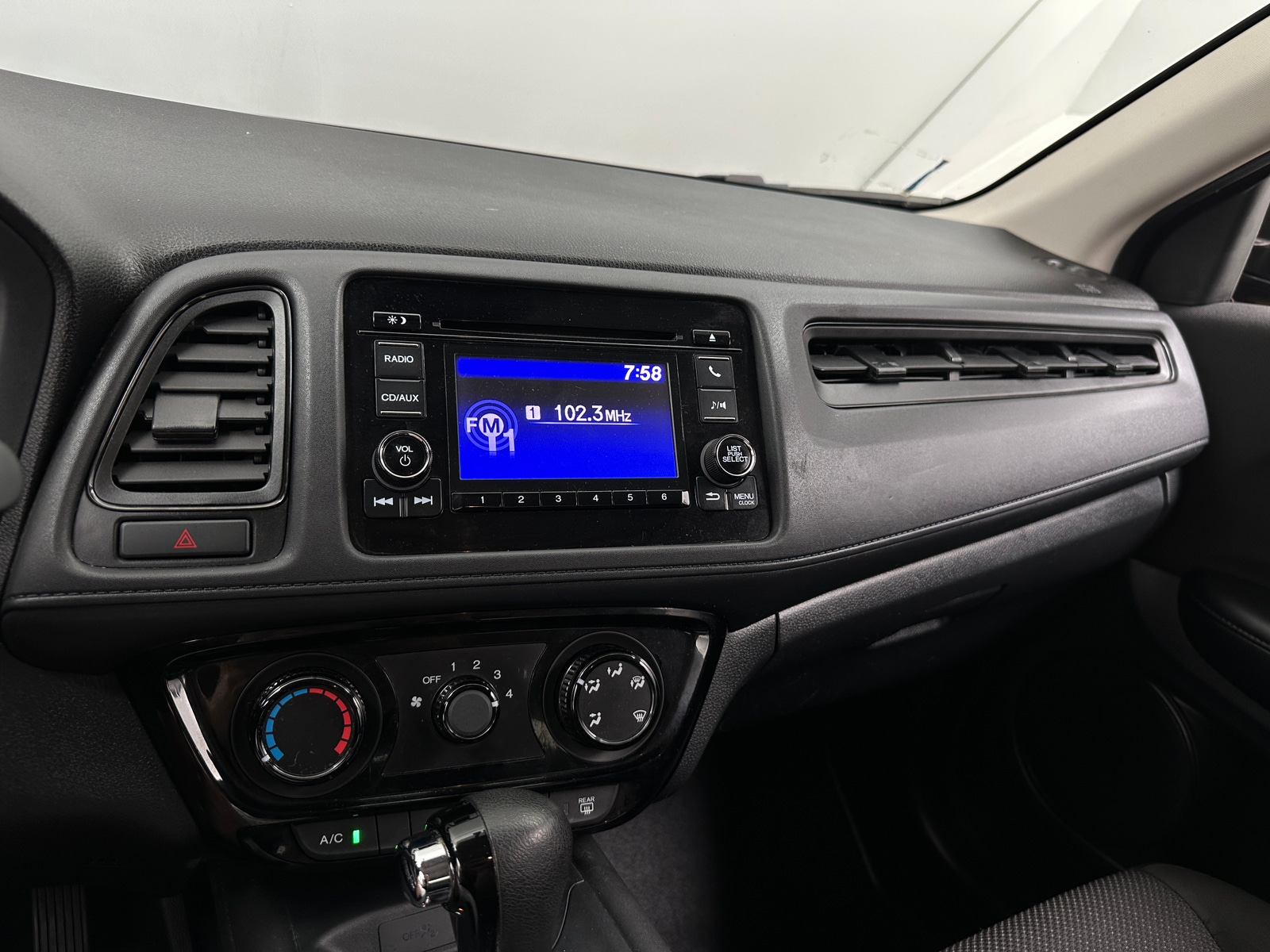 Thumbnail: 2016 Honda HR-V - 4