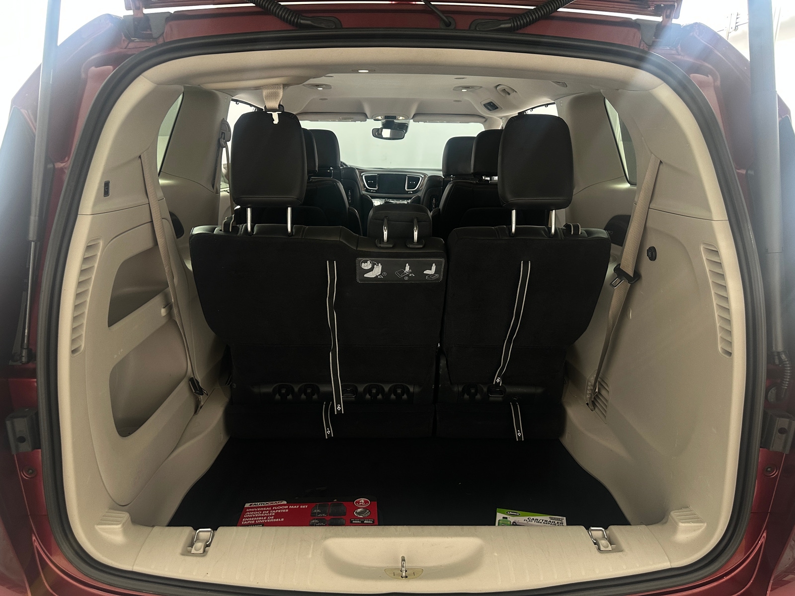 Thumbnail: 2017 Chrysler Pacifica - 6