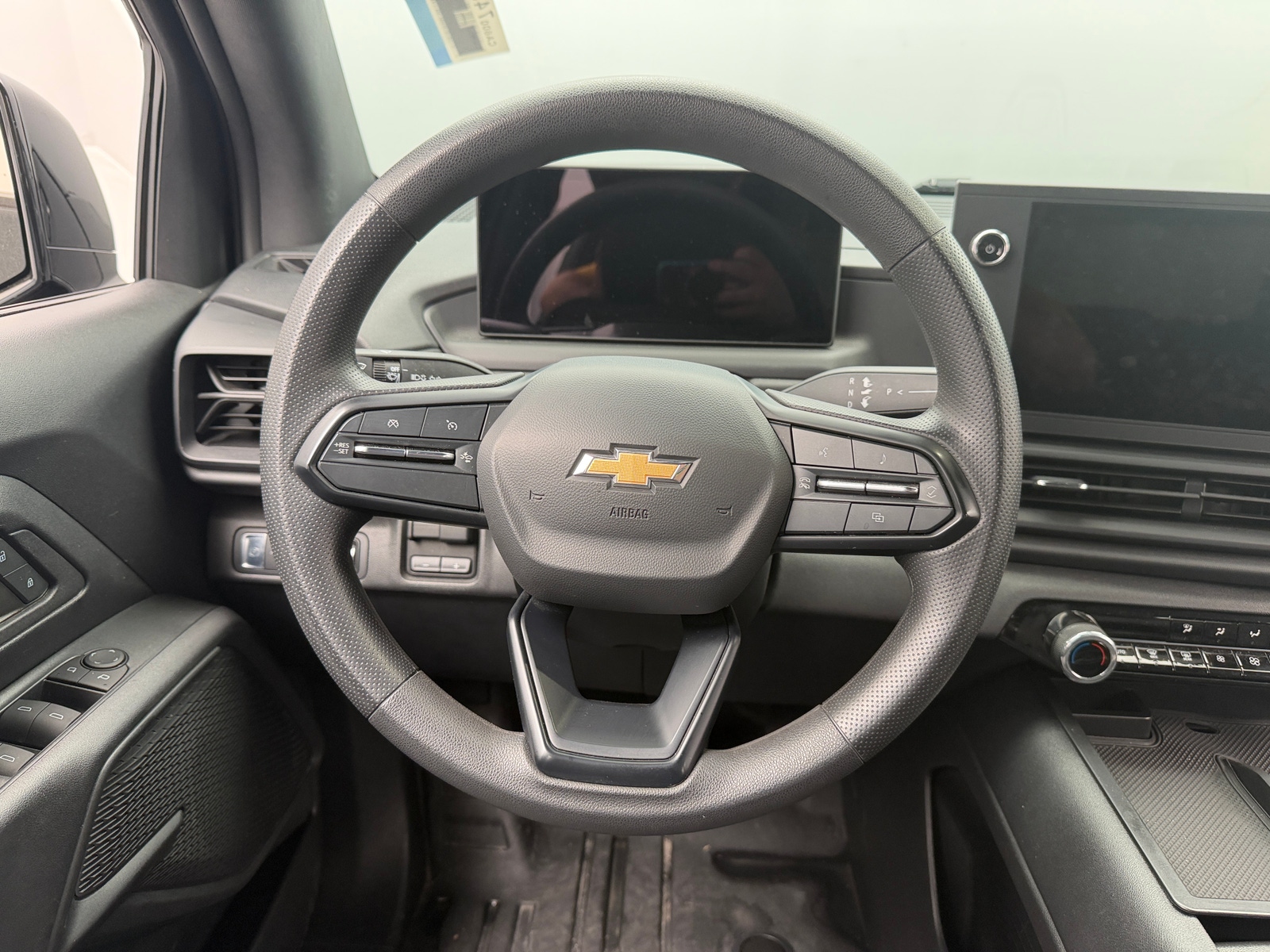 Thumbnail: 2024 Chevrolet Silverado EV - 5