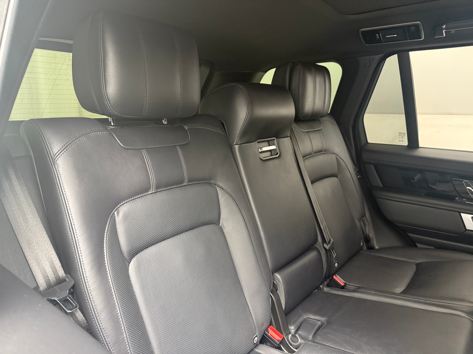 Thumbnail: 2022 Land Rover Range Rover - 5