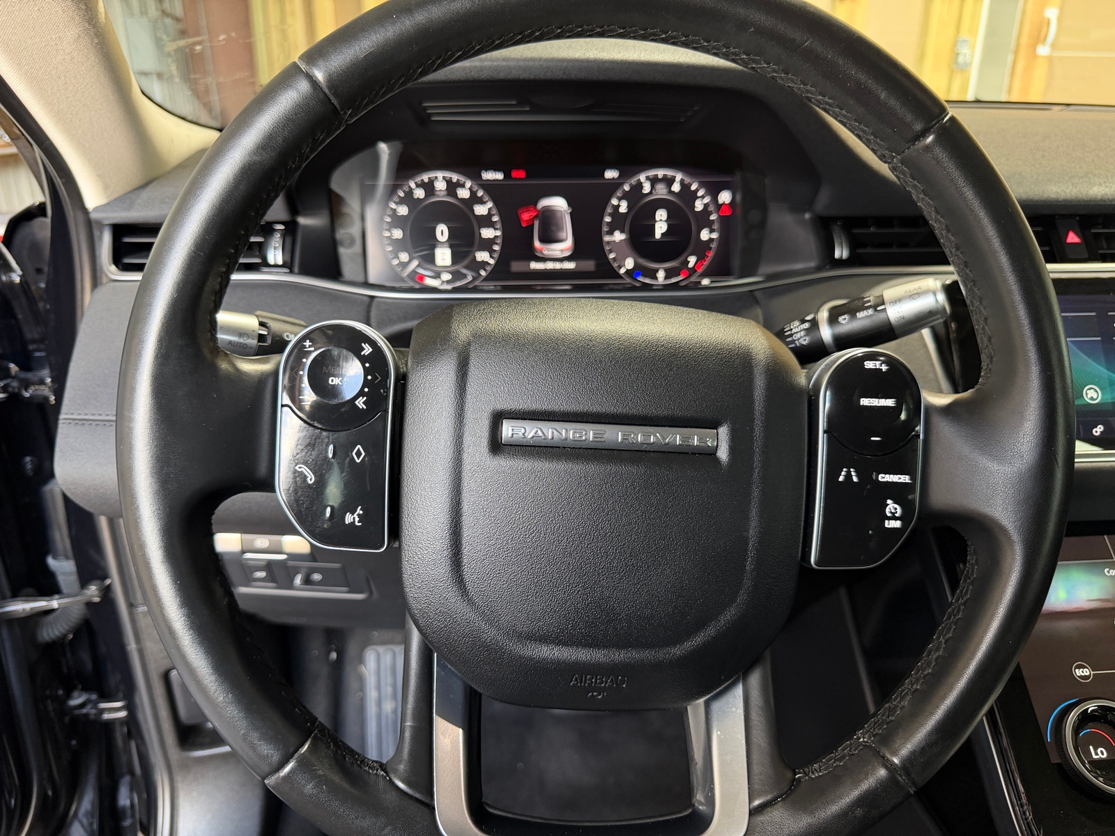 Thumbnail: 2020 Land Rover Range Rover Evoque - 4