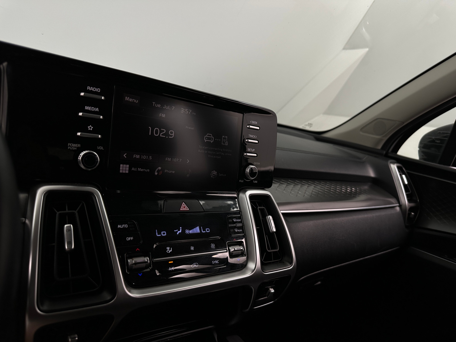 Thumbnail: 2021 Kia Sorento - 3