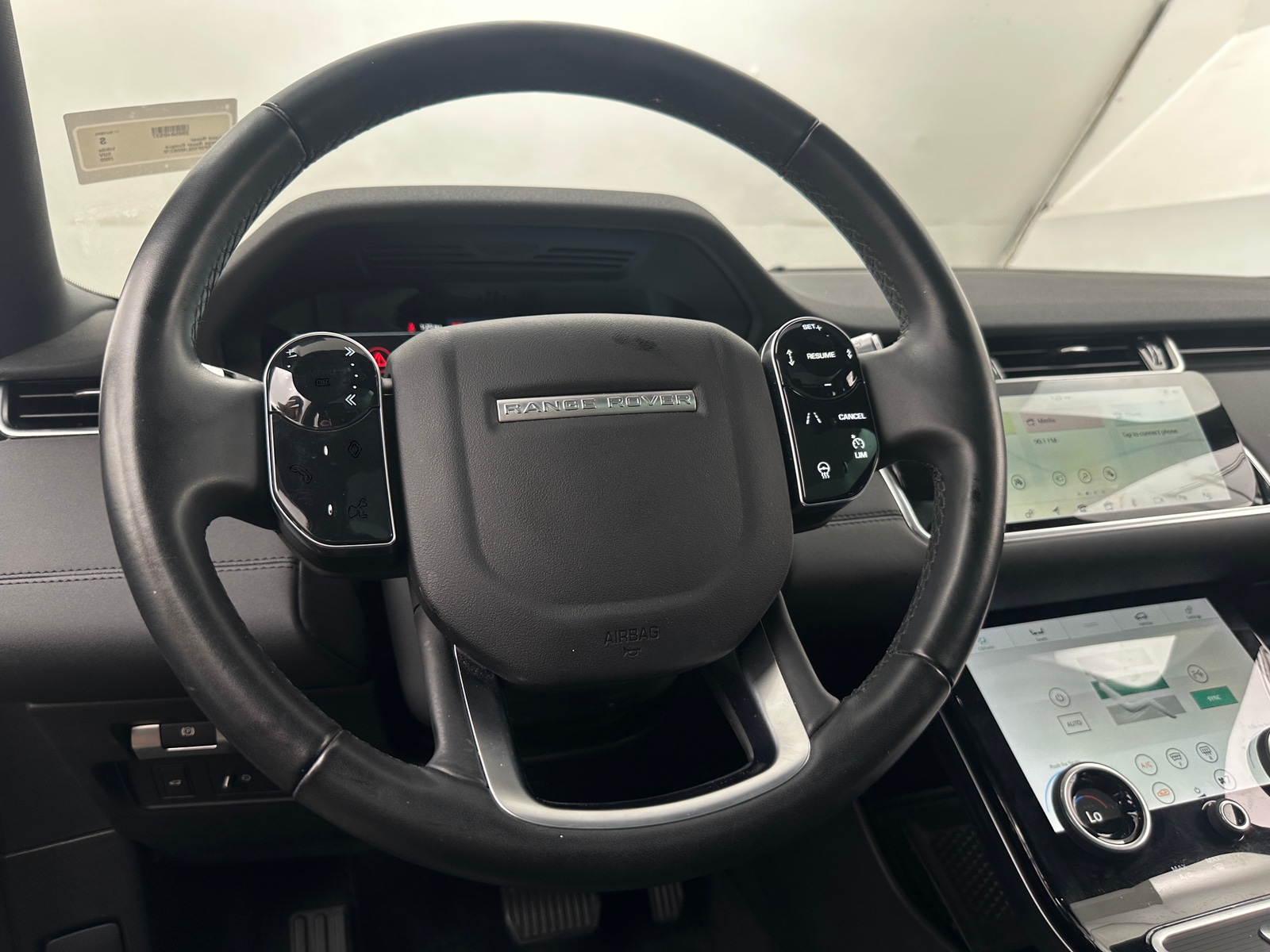 Thumbnail: 2020 Land Rover Range Rover Evoque - 4