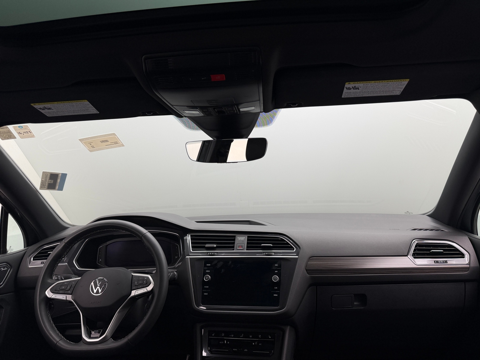 Thumbnail: 2023 Volkswagen Tiguan - 2
