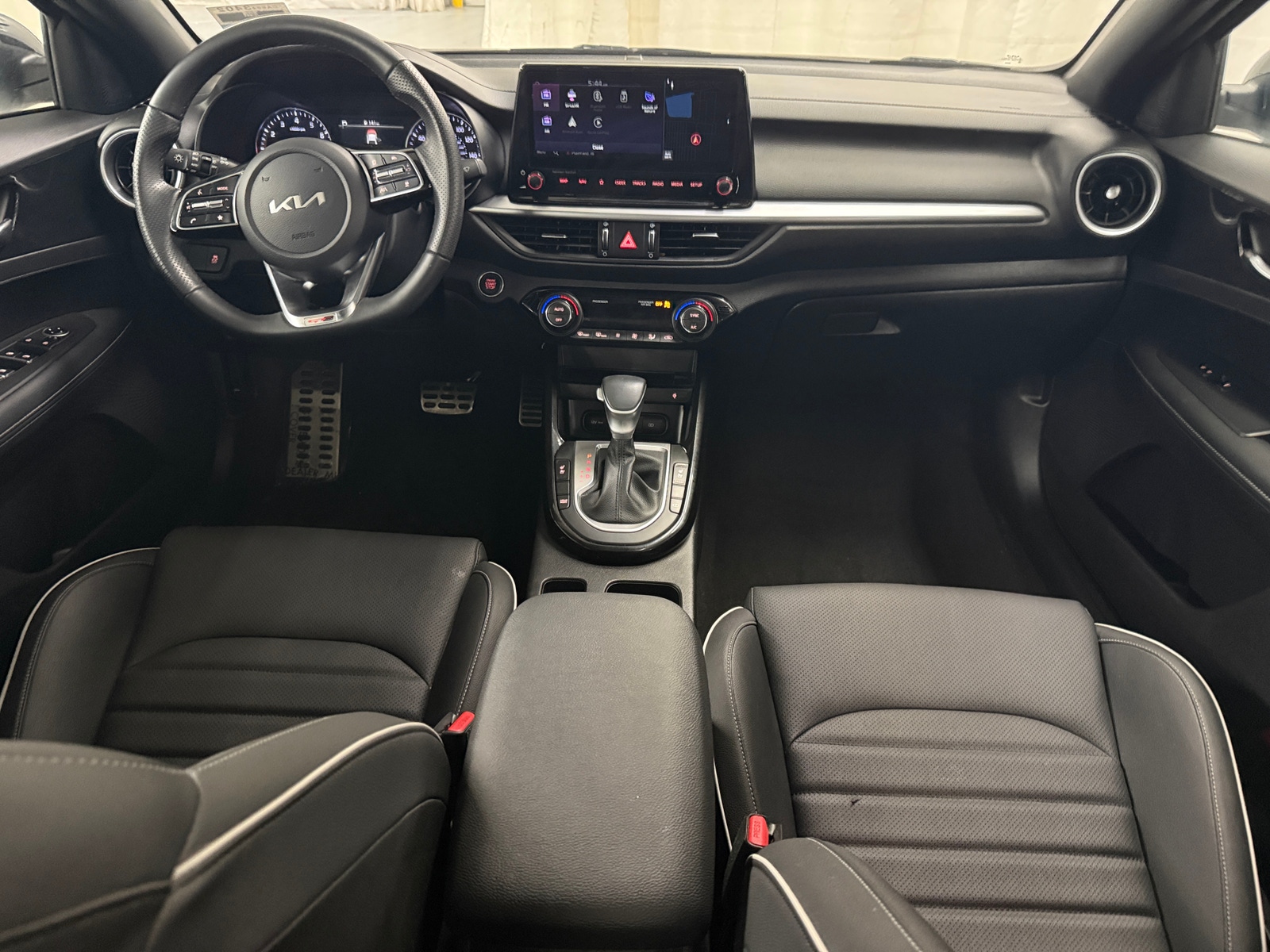 Thumbnail: 2023 Kia Forte - 3
