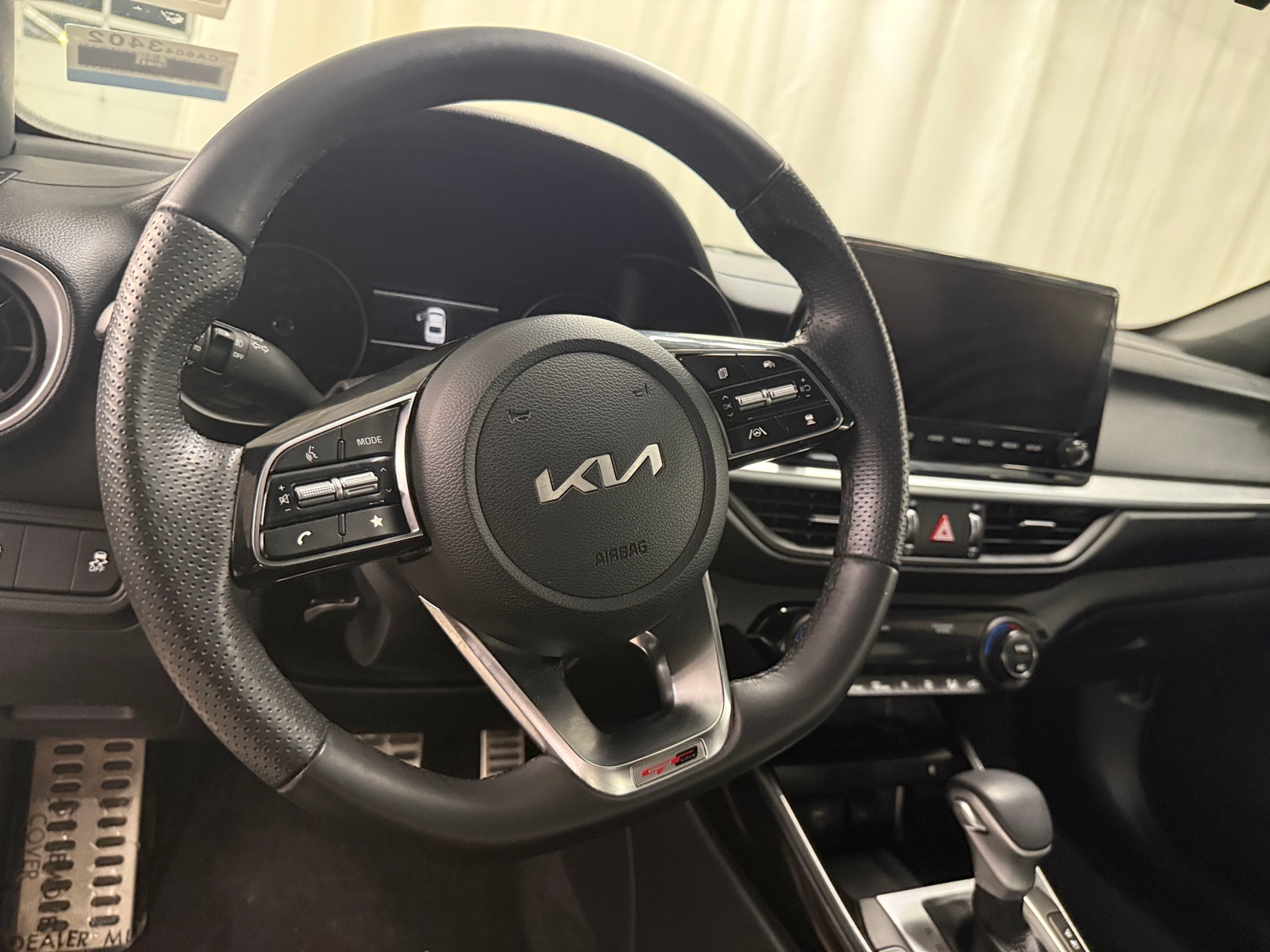 Thumbnail: 2023 Kia Forte - 5