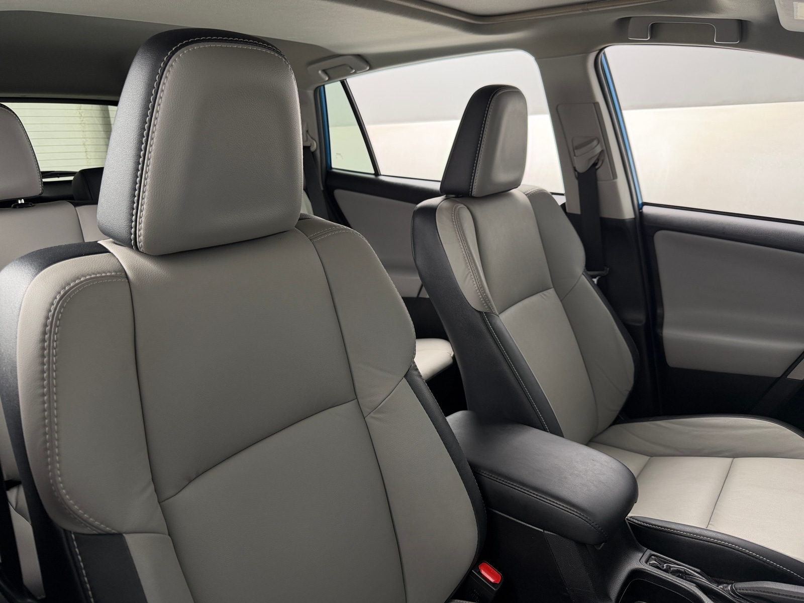 Thumbnail: 2017 Toyota RAV4 - 2