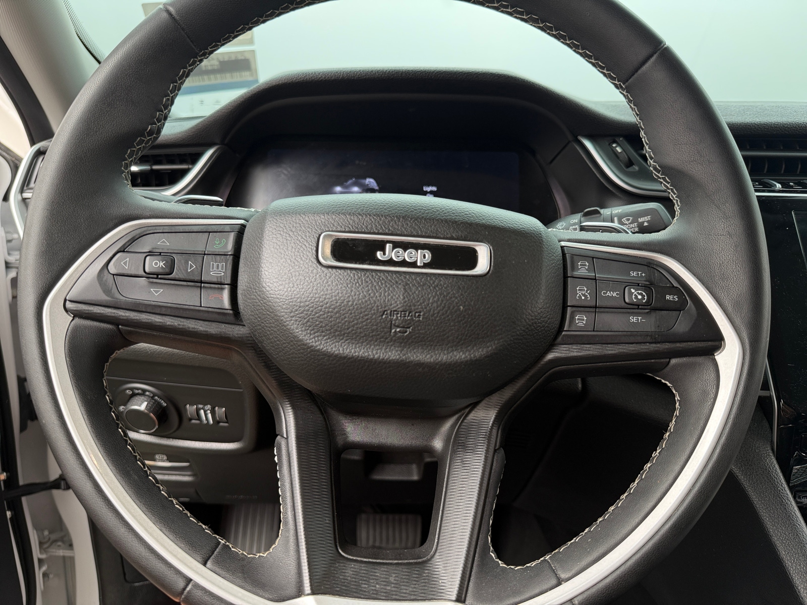 Thumbnail: 2023 Jeep Grand Cherokee - 5