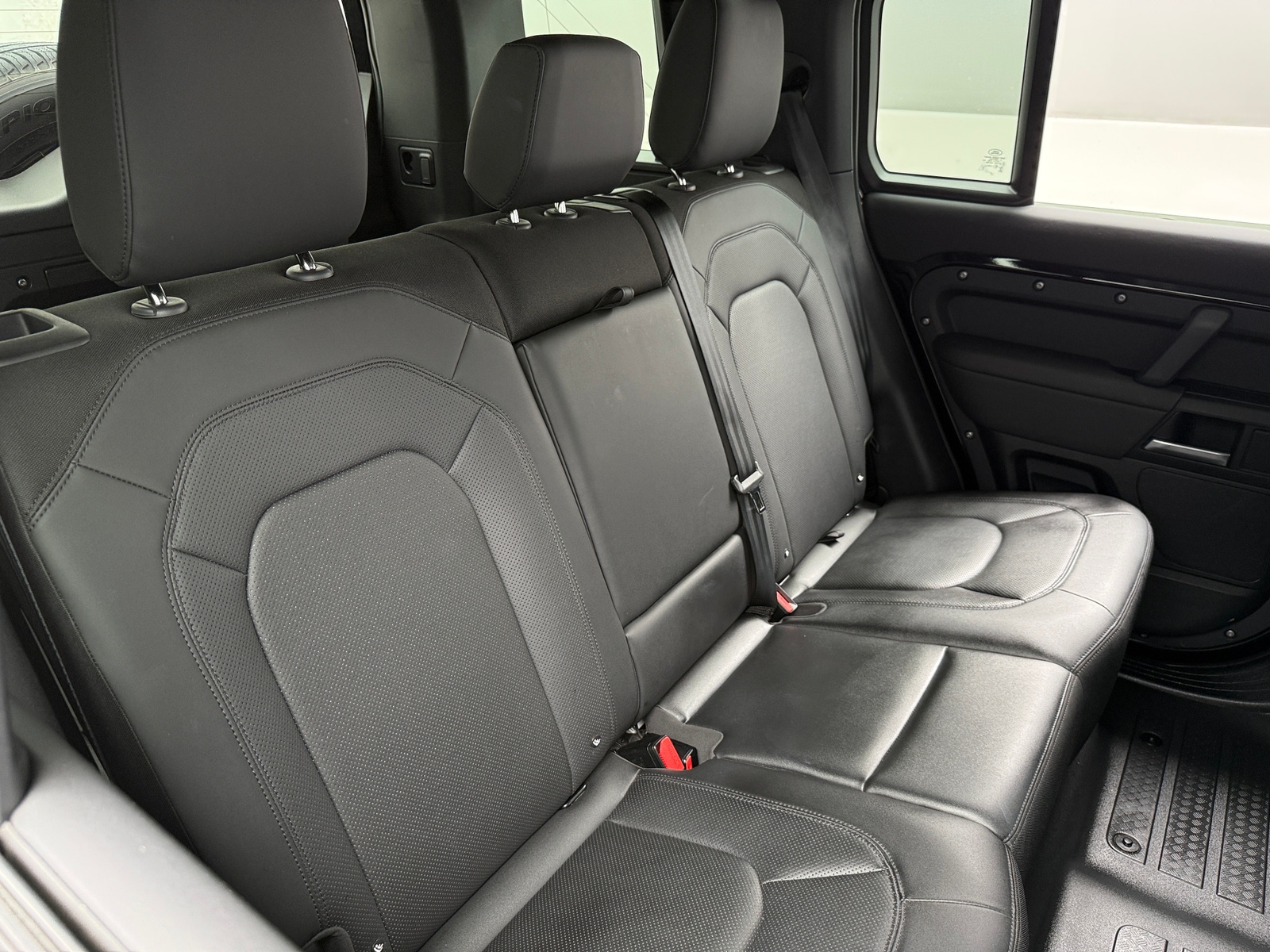Thumbnail: 2025 Land Rover Defender - 5
