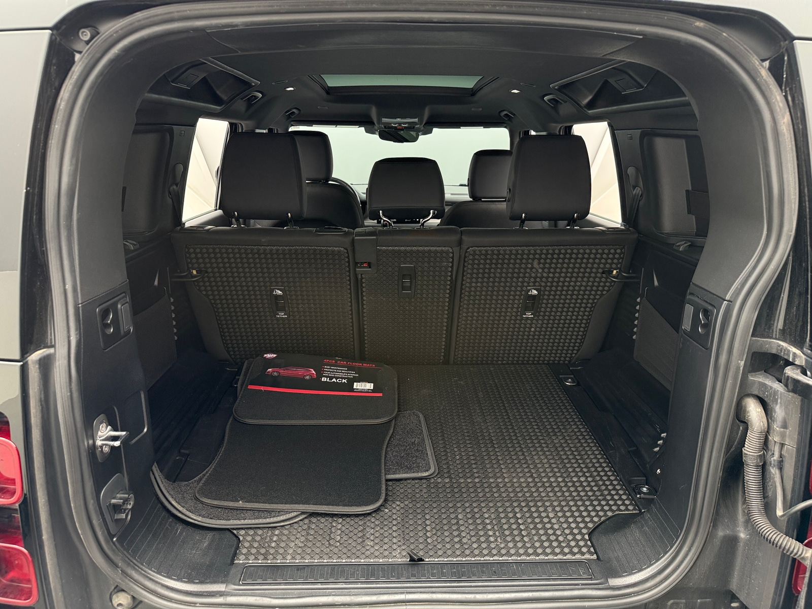 Thumbnail: 2025 Land Rover Defender - 6