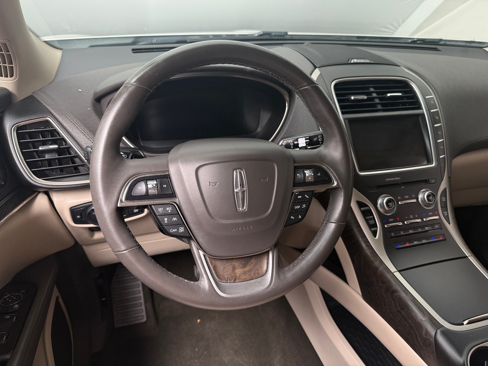 Thumbnail: 2019 Lincoln Nautilus - 4