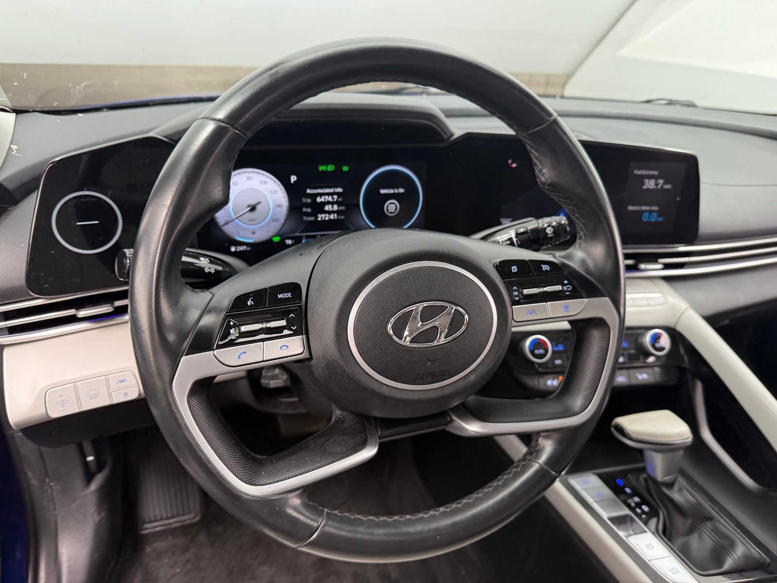 Thumbnail: 2022 Hyundai Elantra - 4