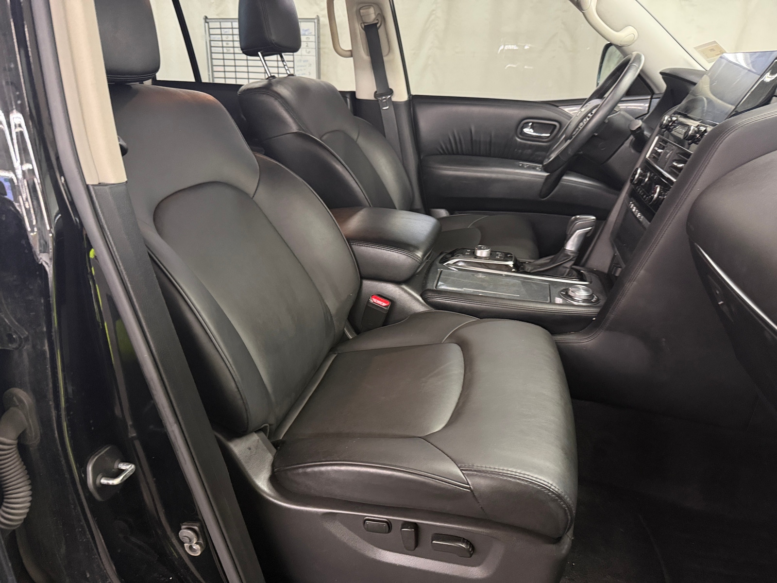 Thumbnail: 2021 Nissan Armada - 2