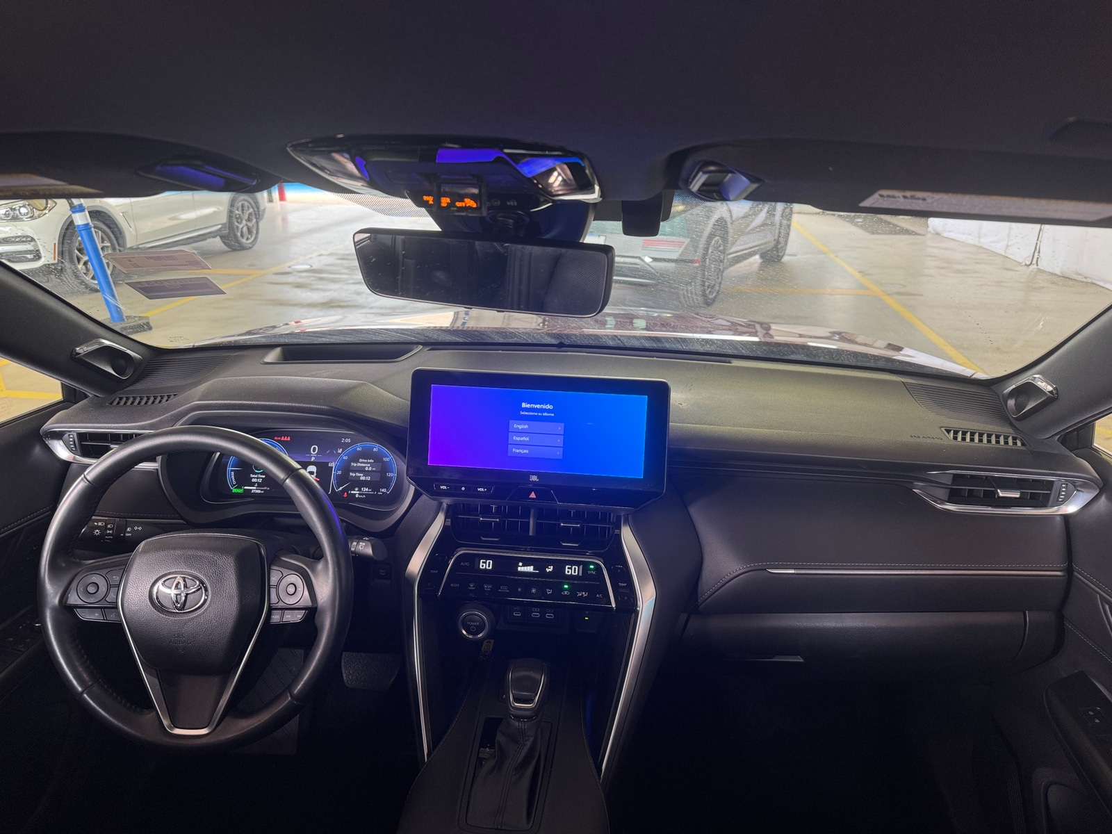 Thumbnail: 2023 Toyota Venza - 3