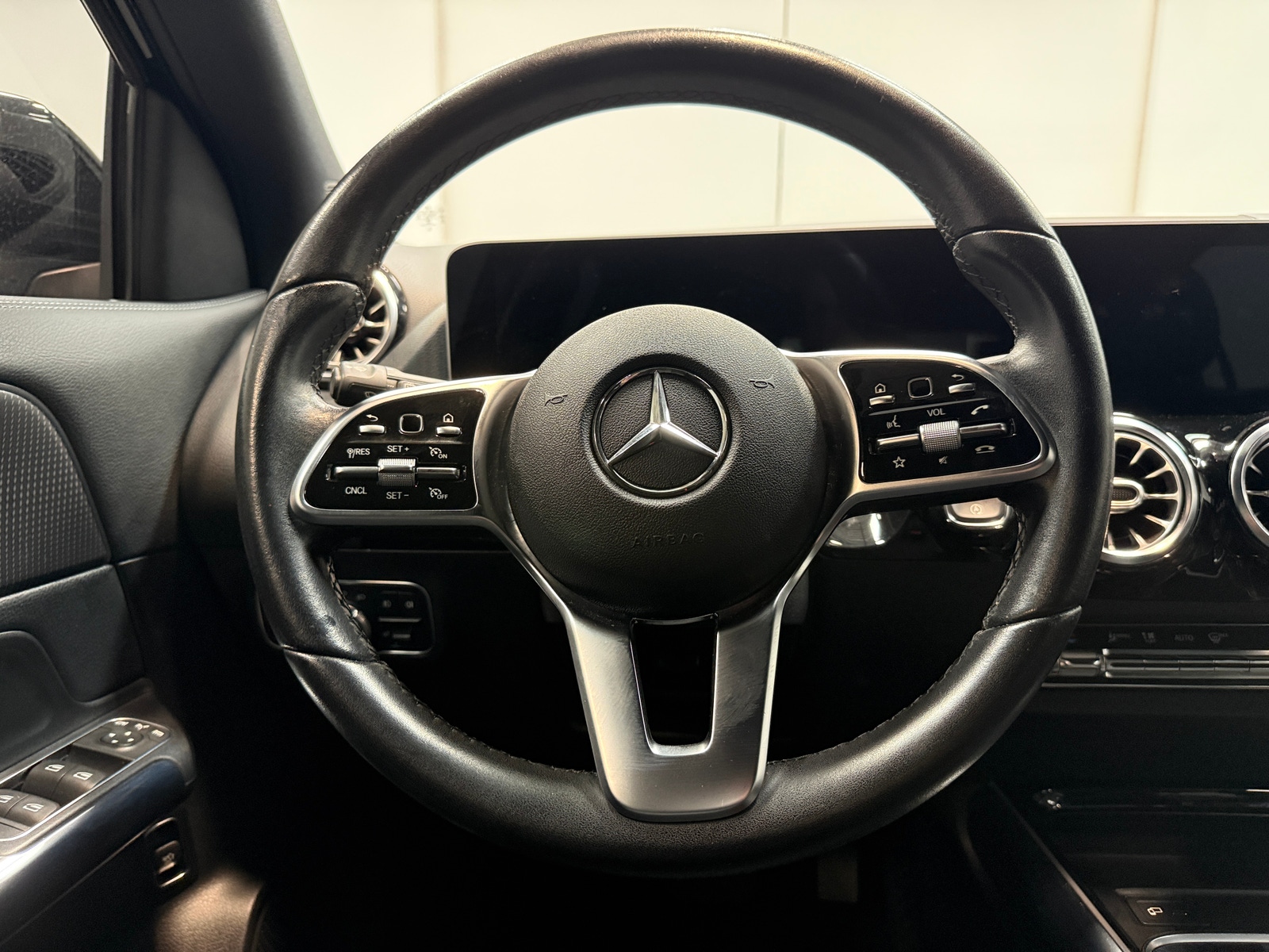 Thumbnail: 2021 Mercedes-Benz GLA - 4