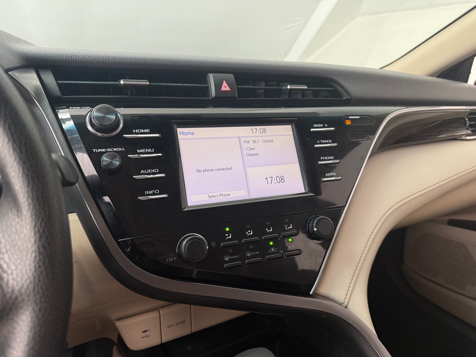 Thumbnail: 2018 Toyota Camry - 4