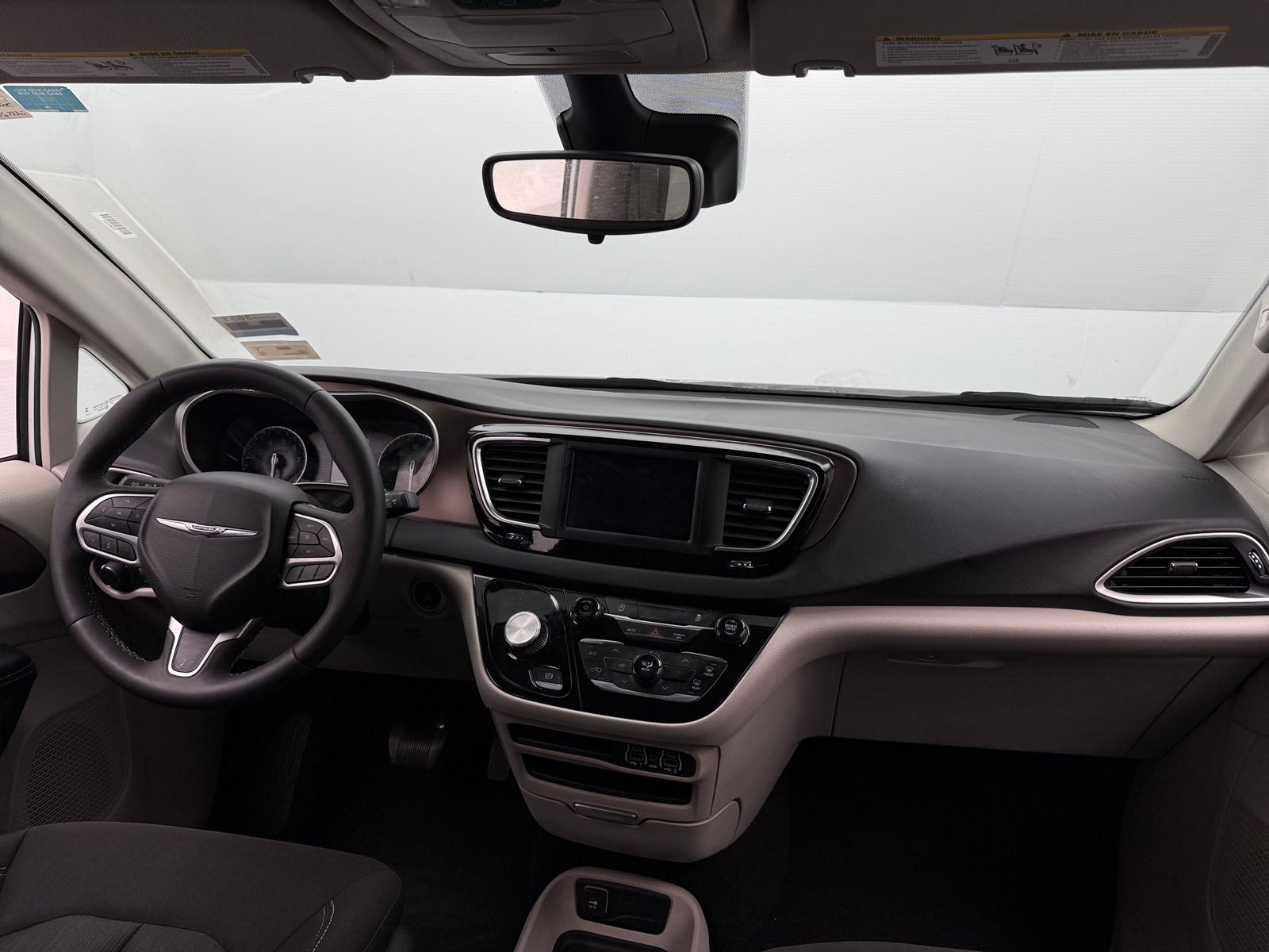 Thumbnail: 2023 Chrysler Voyager - 3