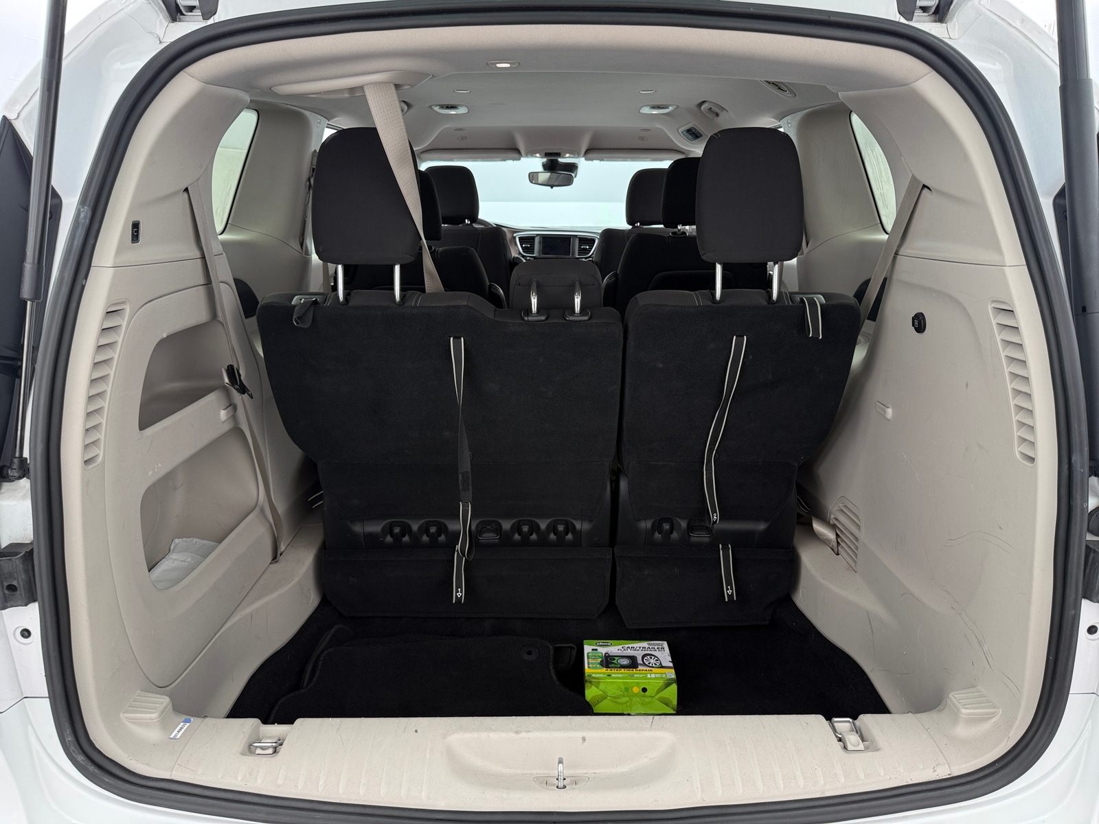 Thumbnail: 2023 Chrysler Voyager - 7