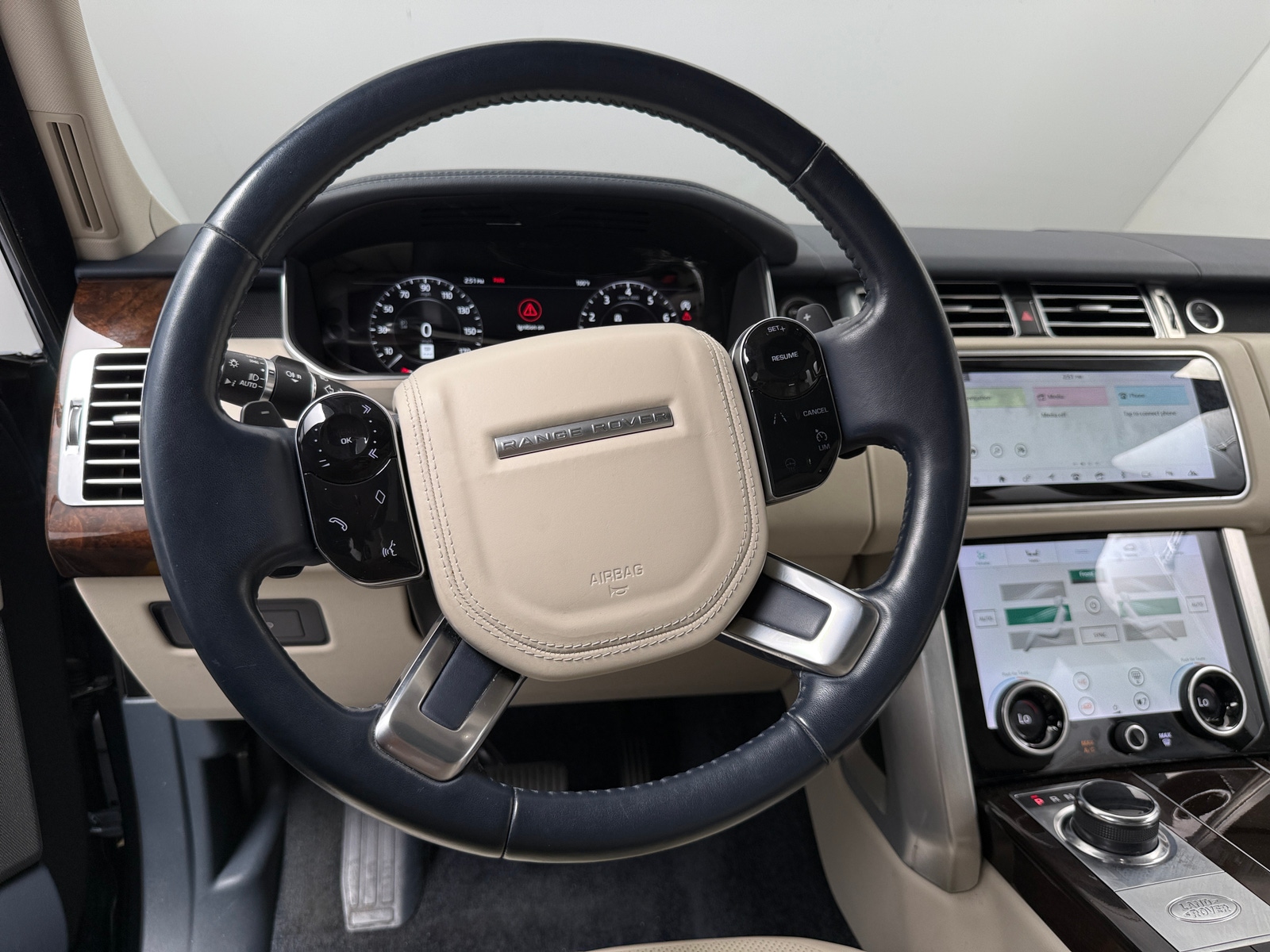 Thumbnail: 2020 Land Rover Range Rover - 4