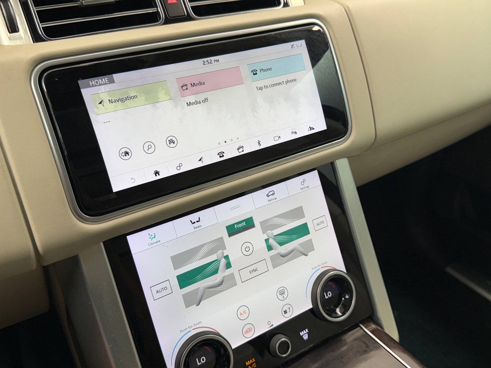 Thumbnail: 2020 Land Rover Range Rover - 3