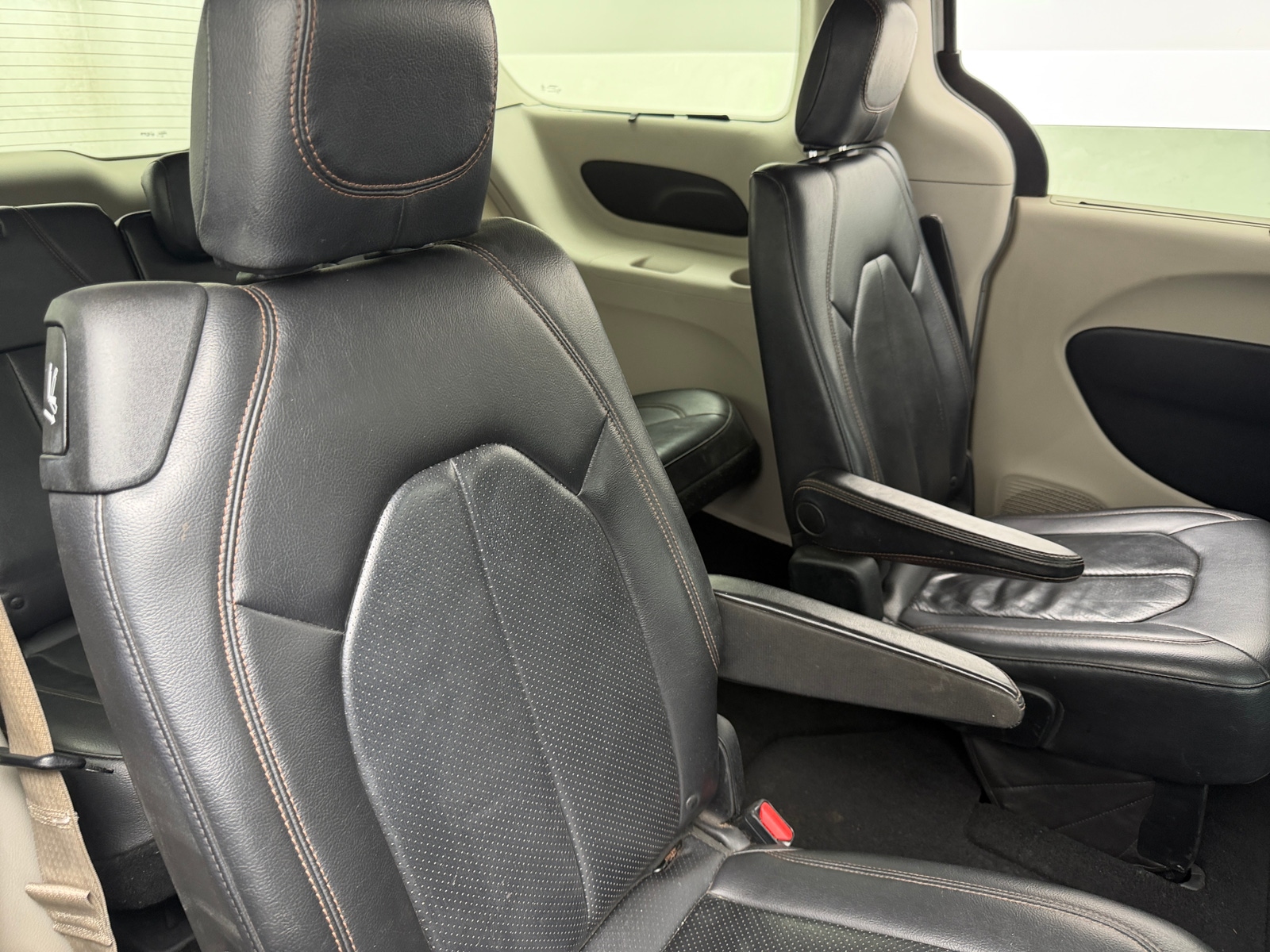 Thumbnail: 2018 Chrysler Pacifica - 5