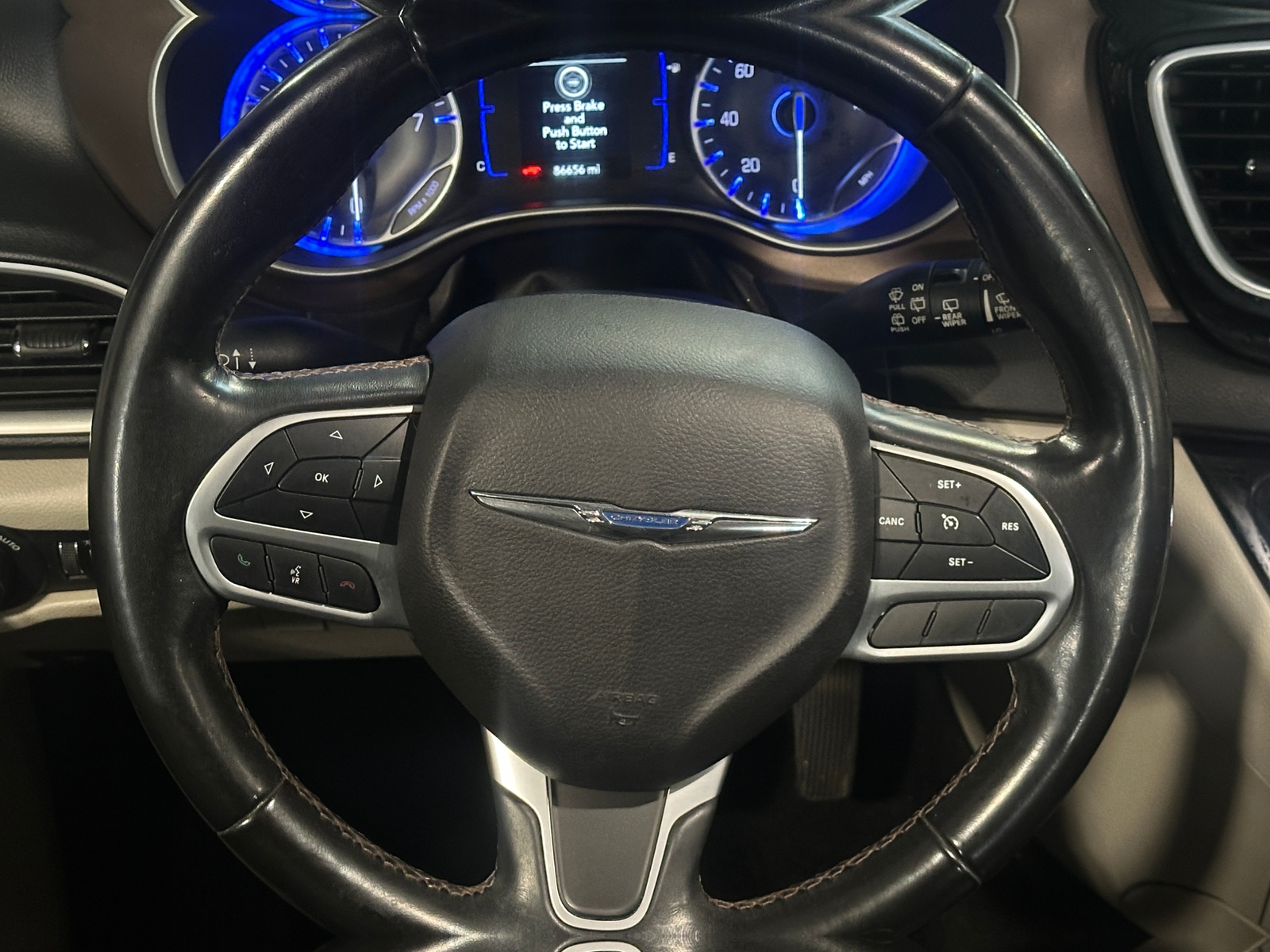 Thumbnail: 2018 Chrysler Pacifica - 4