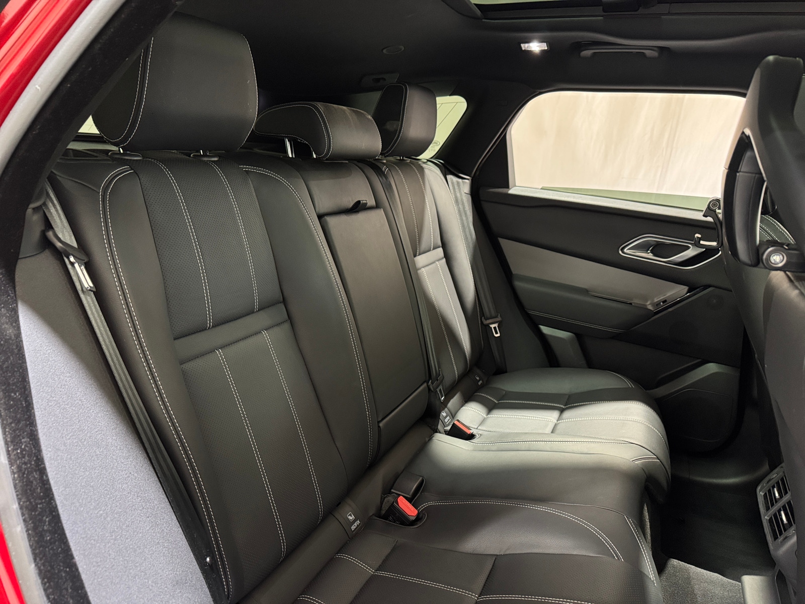 Thumbnail: 2022 Land Rover Range Rover Velar - 5