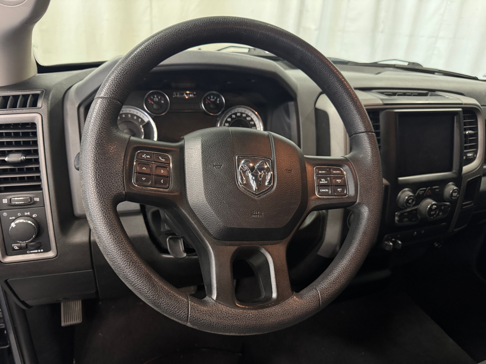 Thumbnail: 2020 RAM 1500 Classic - 4