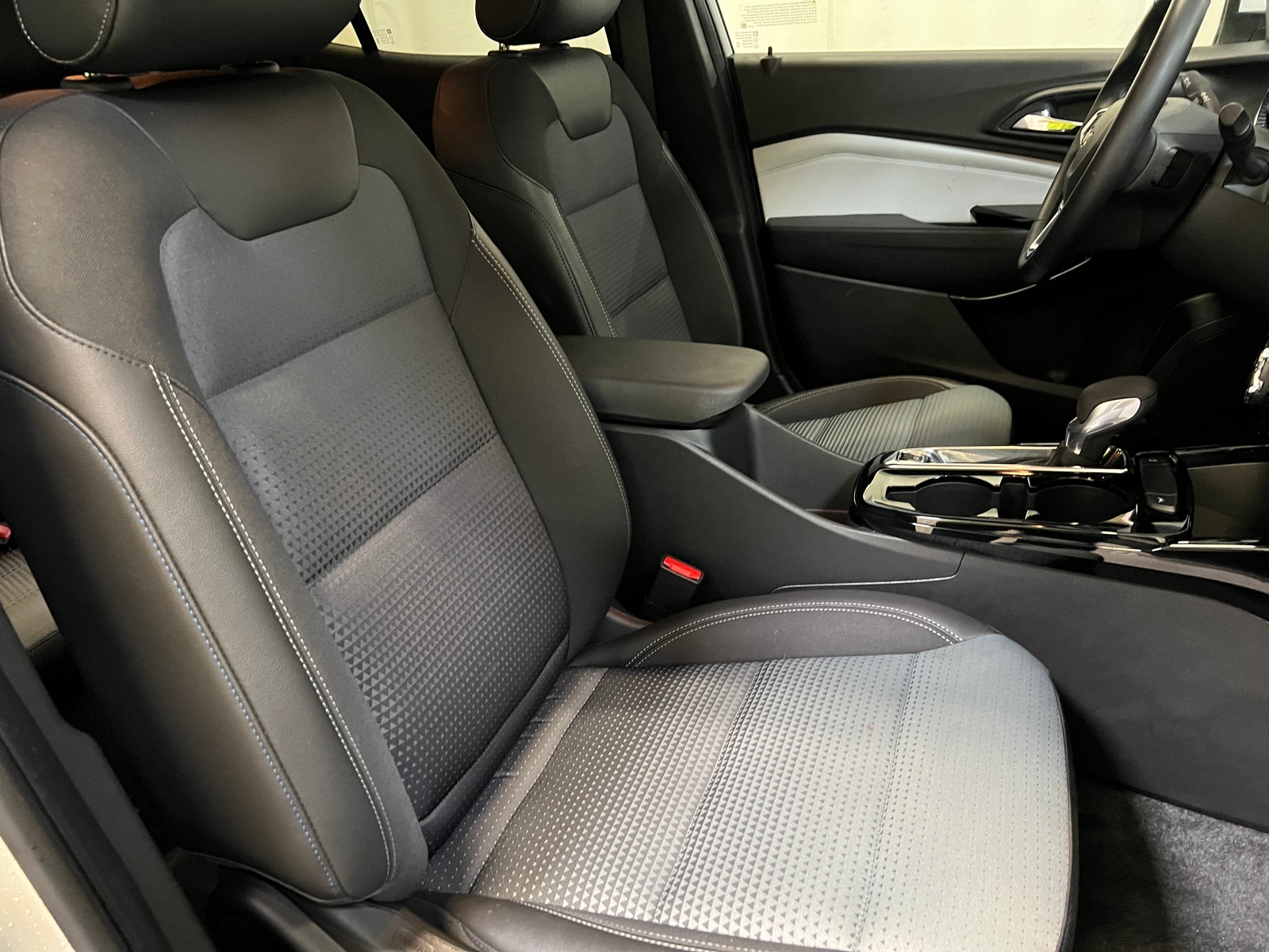 Thumbnail: 2025 Chevrolet Trax - 2