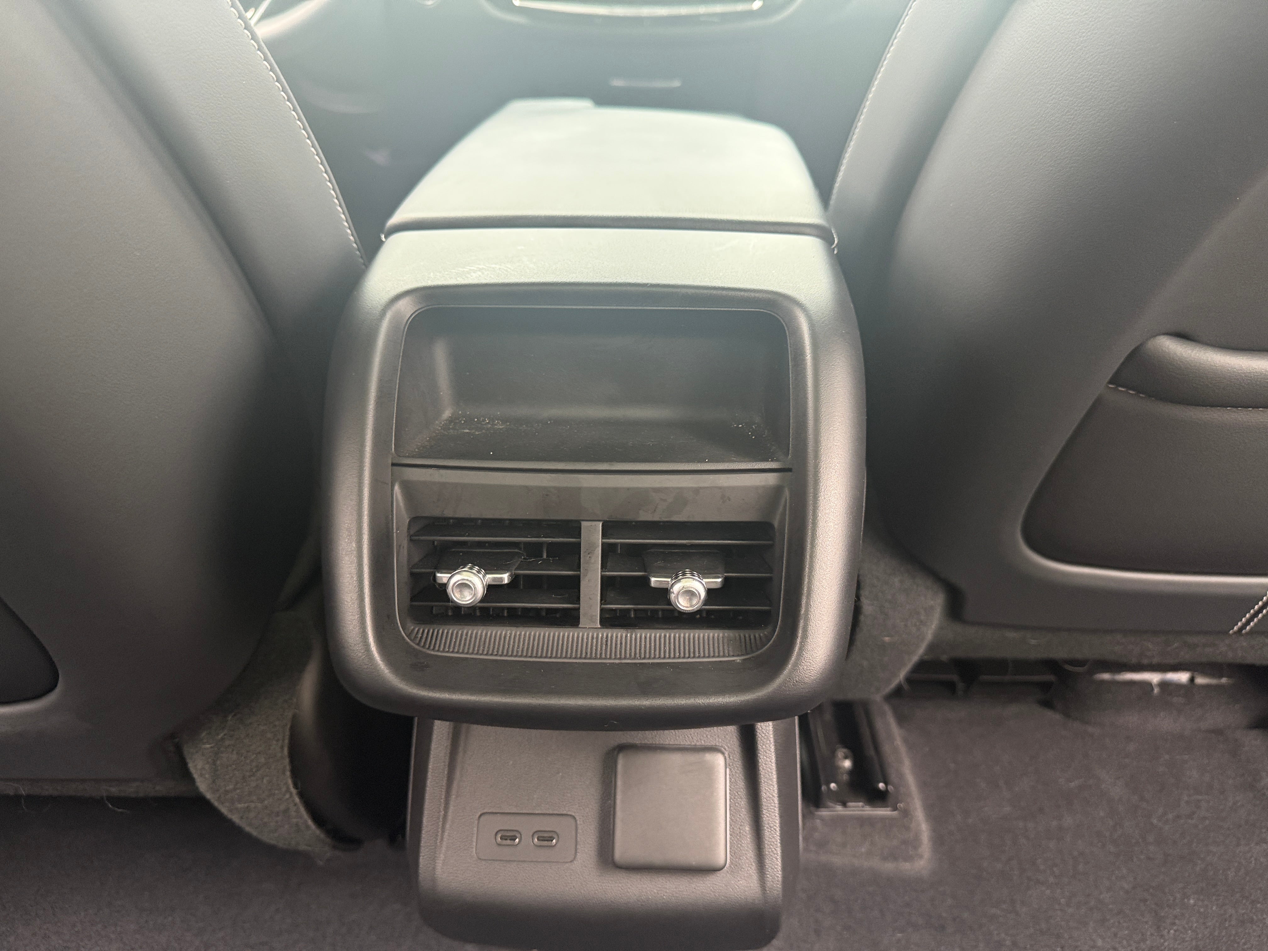 Used 2024 Cadillac LYRIQ Luxury 2 with VIN 1GYKPRRL2RZ123582 for sale in Oak Creek, WI
