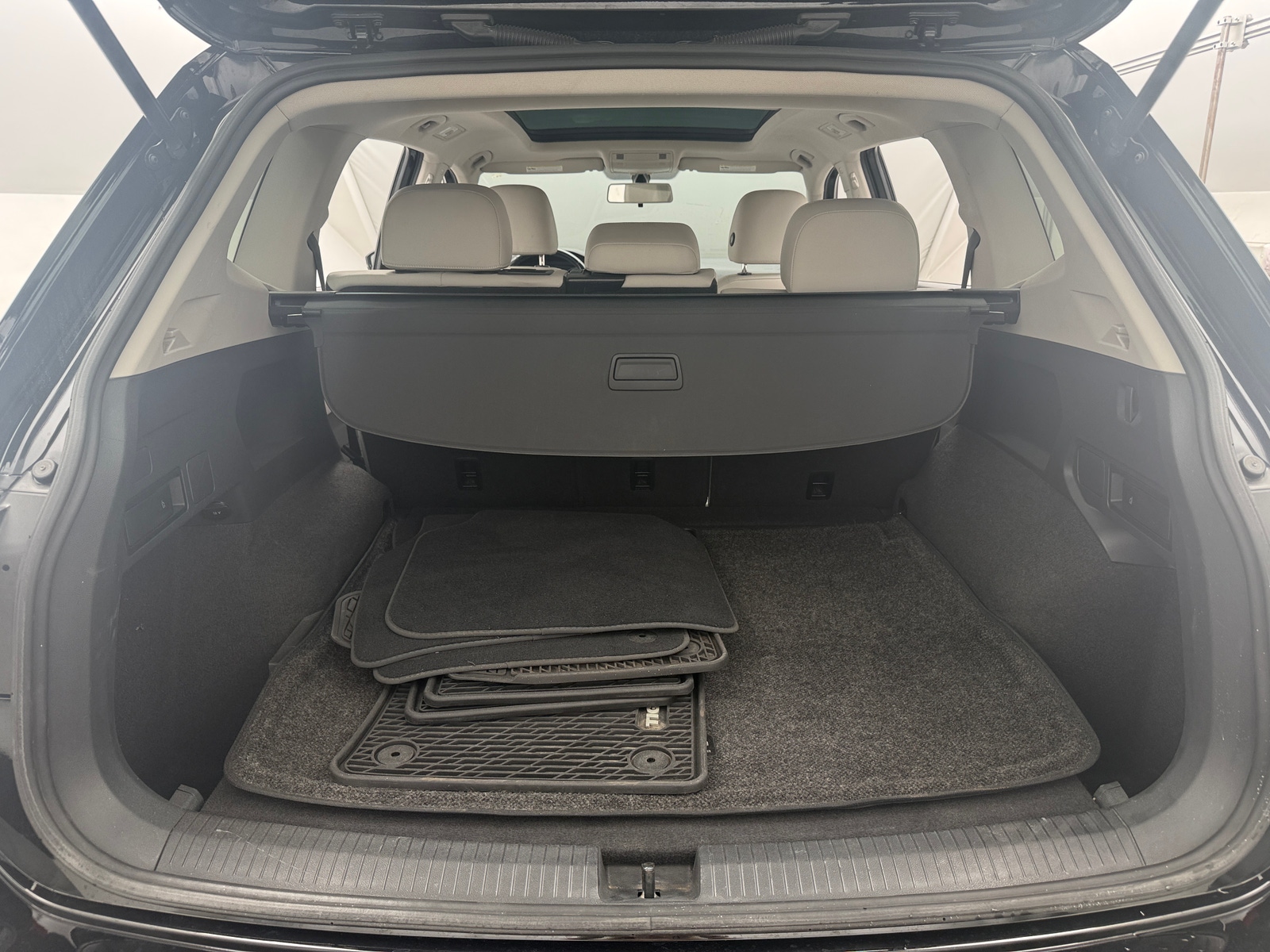 Thumbnail: 2019 Volkswagen Tiguan - 6