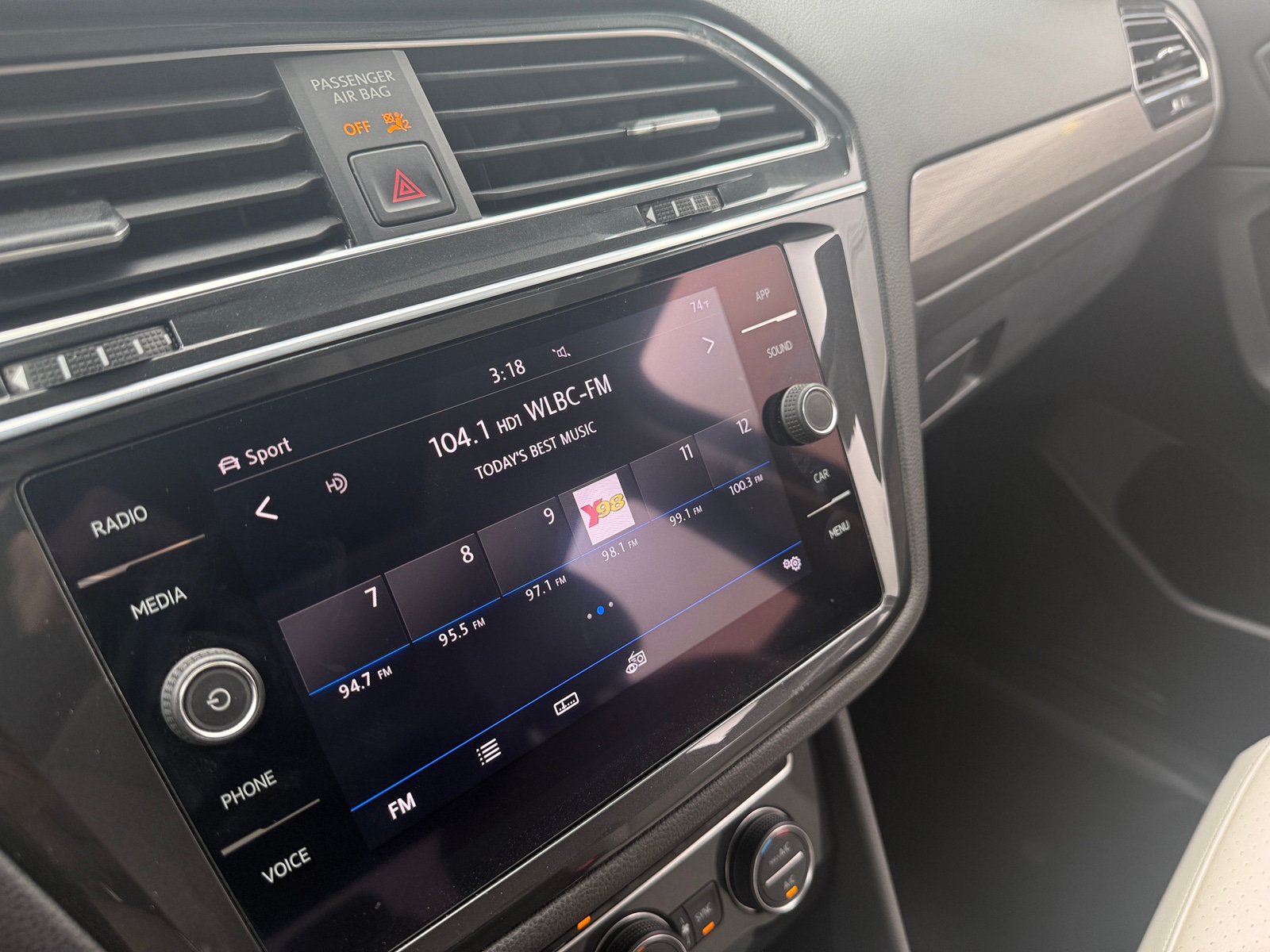 Thumbnail: 2019 Volkswagen Tiguan - 3