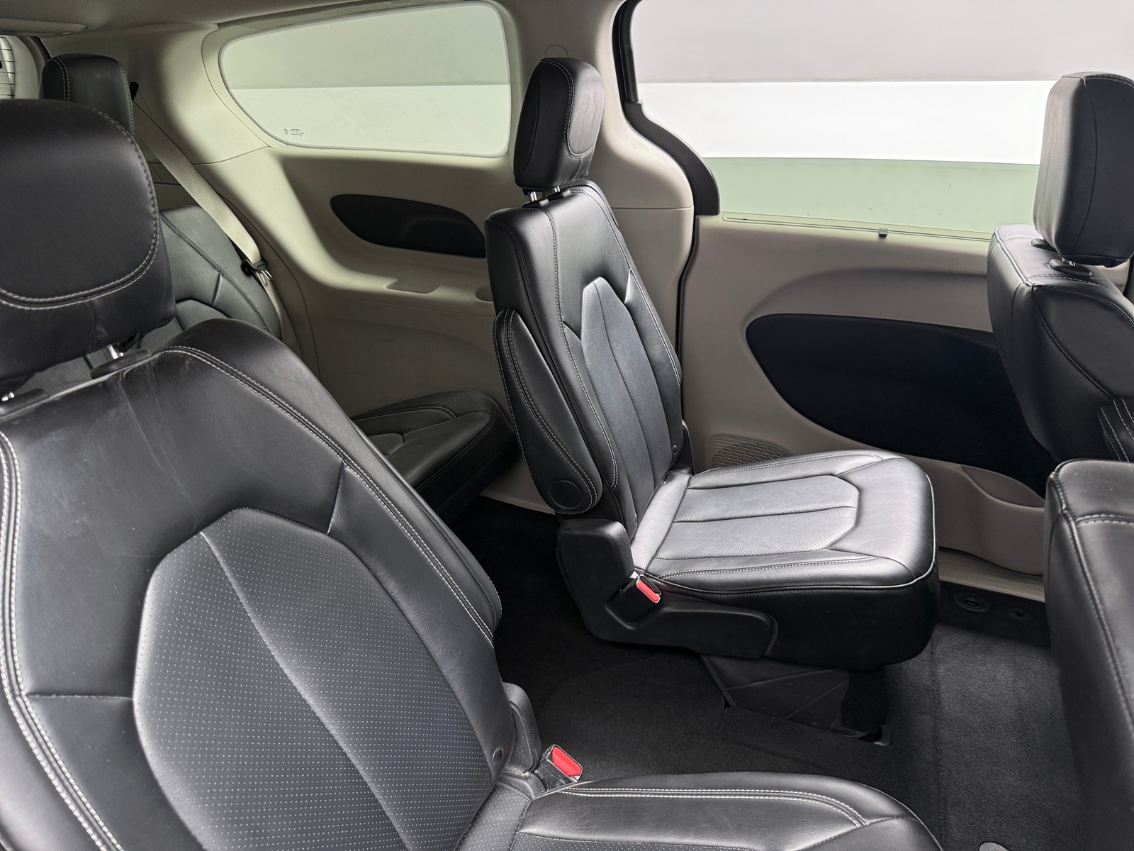 Thumbnail: 2024 Chrysler Pacifica - 5