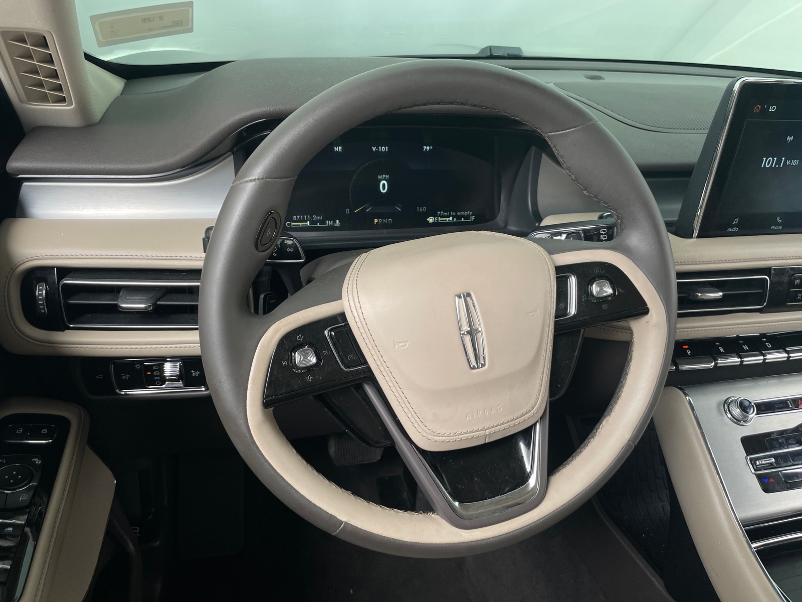 Thumbnail: 2023 Lincoln Aviator - 4