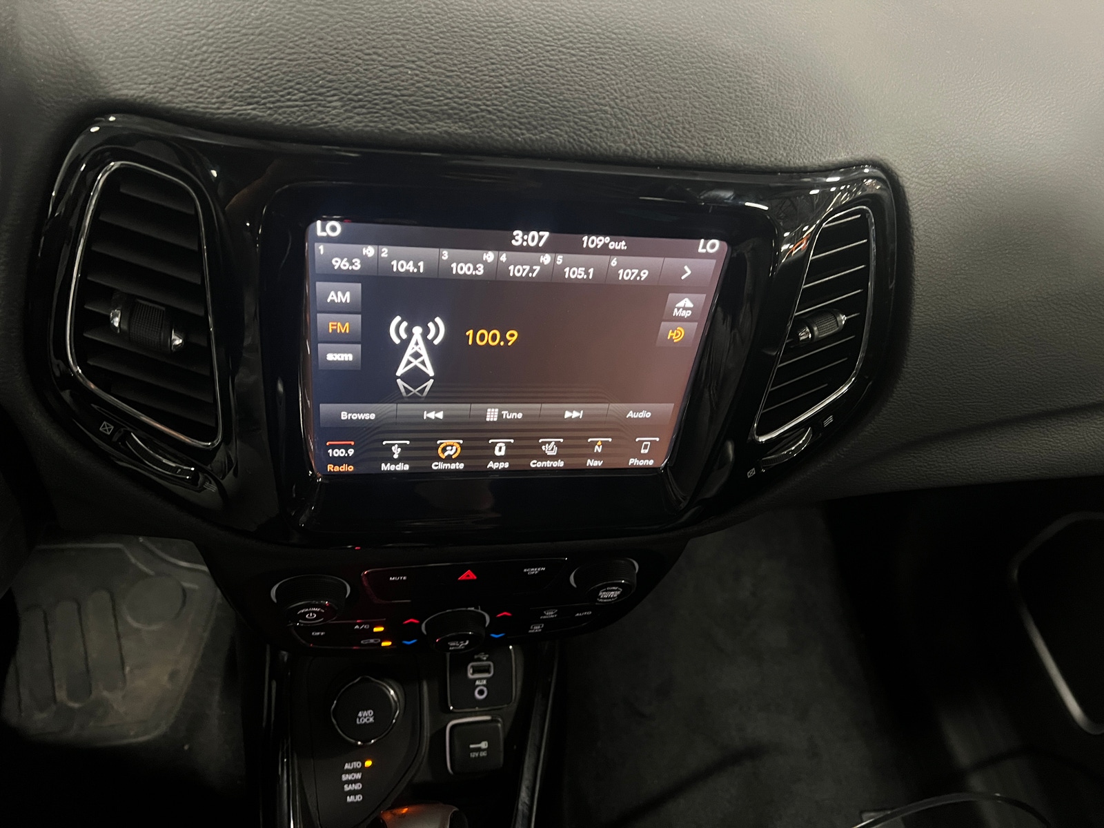 Thumbnail: 2018 Jeep Compass - 3