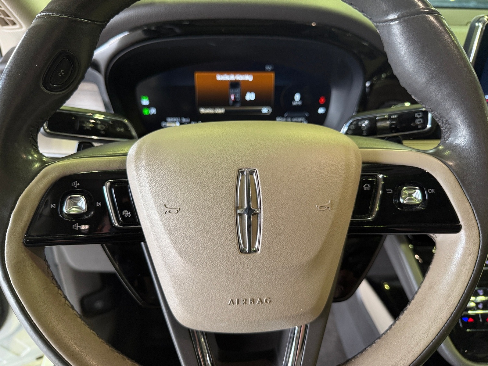 Thumbnail: 2020 Lincoln Corsair - 4