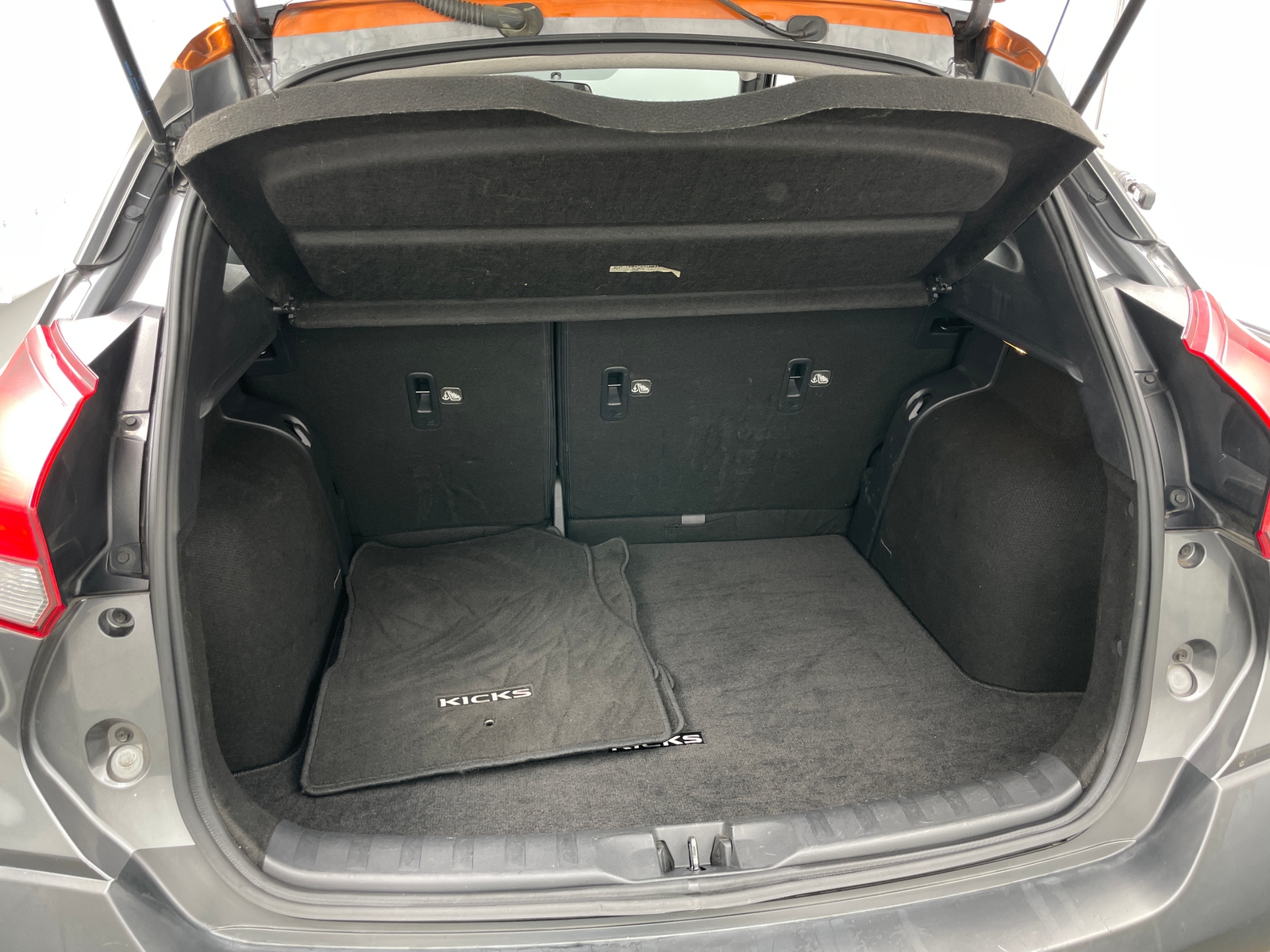 Thumbnail: 2019 Nissan Kicks - 7