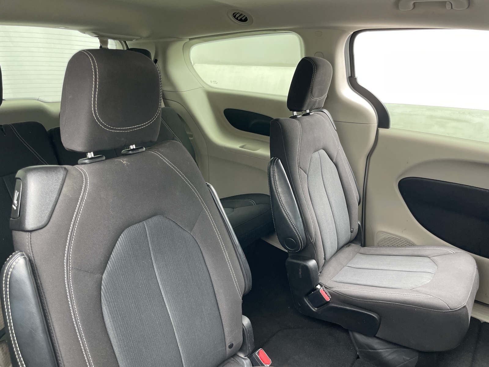Thumbnail: 2023 Chrysler Voyager - 6