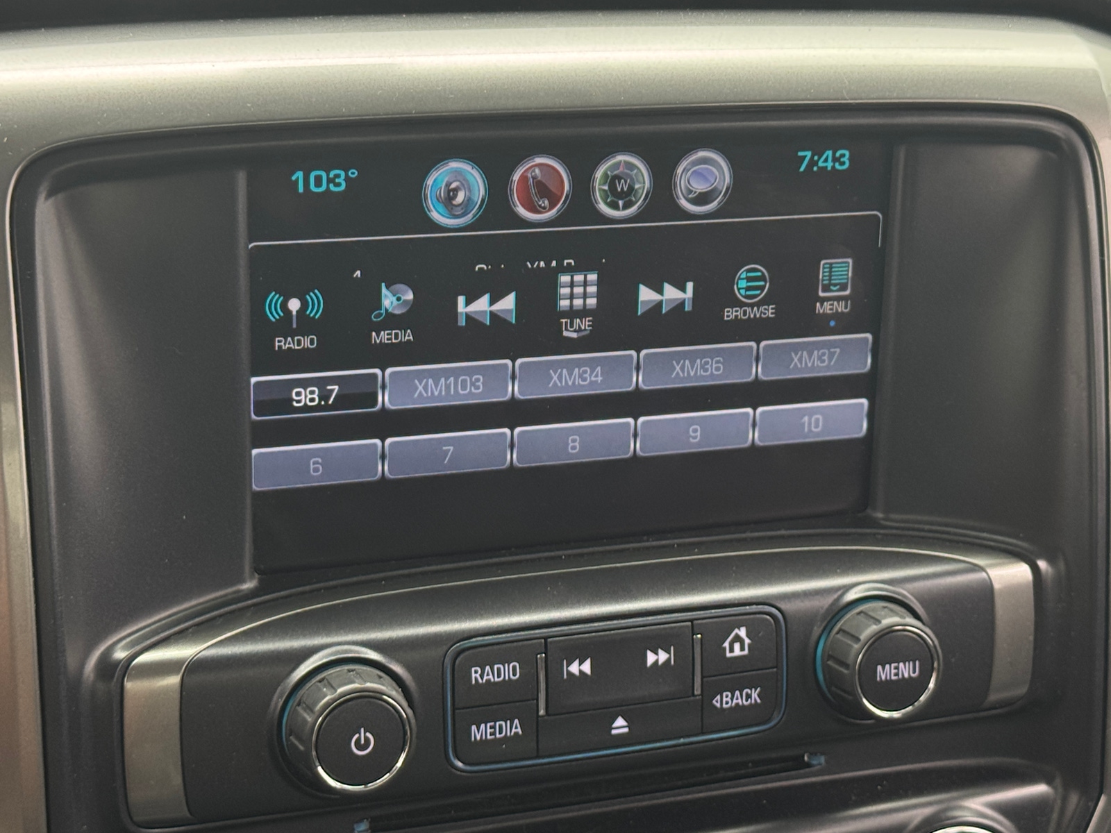 Thumbnail: 2017 Chevrolet Silverado 1500 - 4