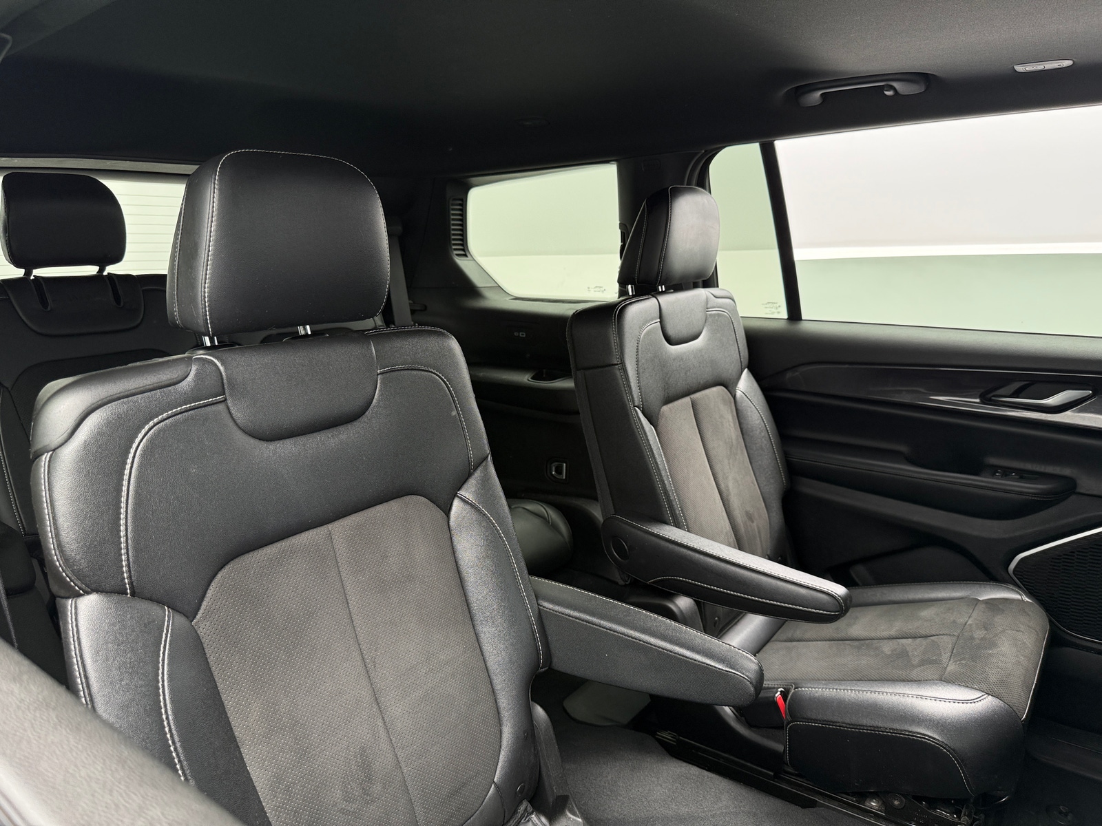 Thumbnail: 2023 Jeep Grand Cherokee L - 5