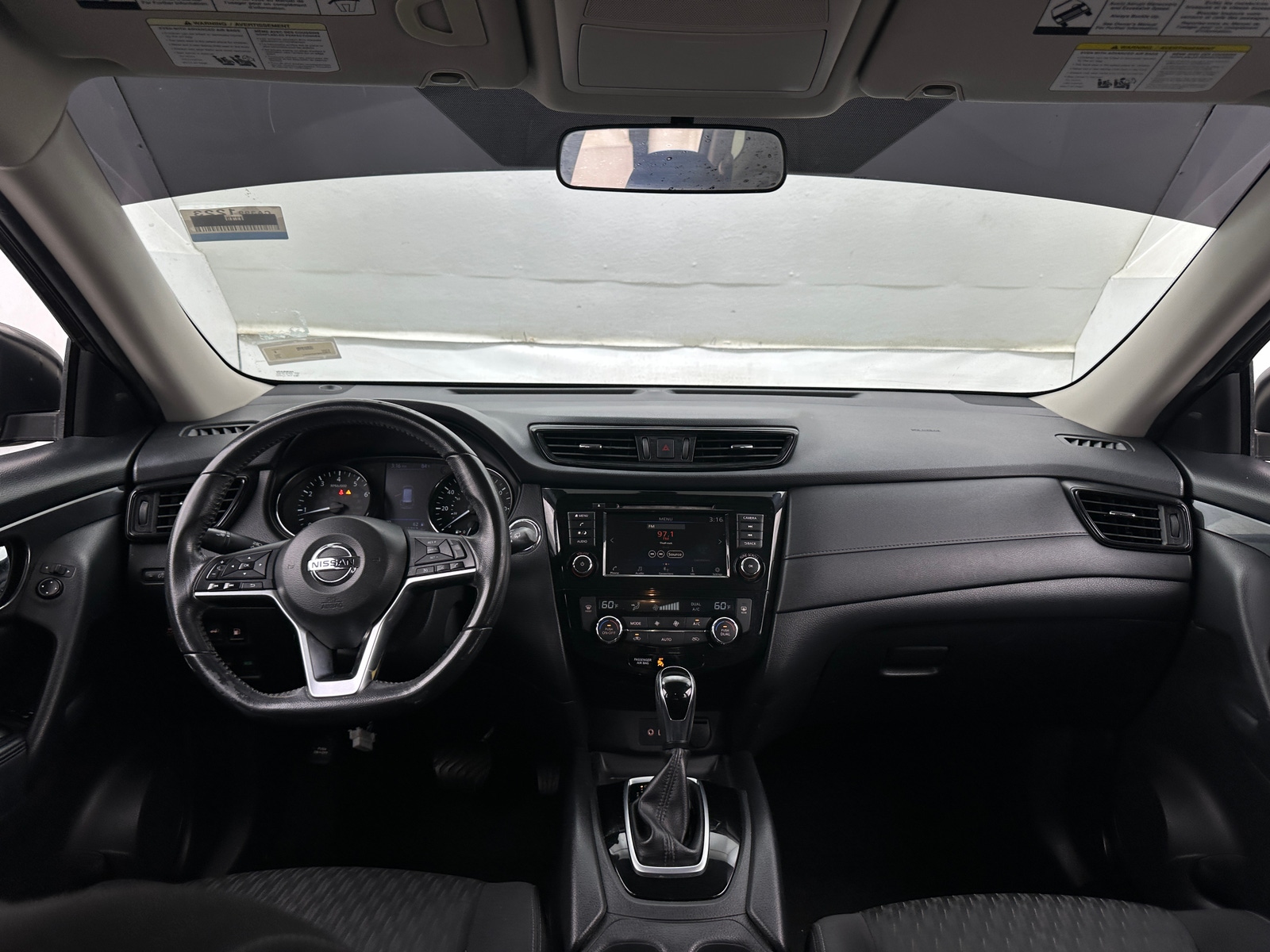 Thumbnail: 2018 Nissan Rogue - 3