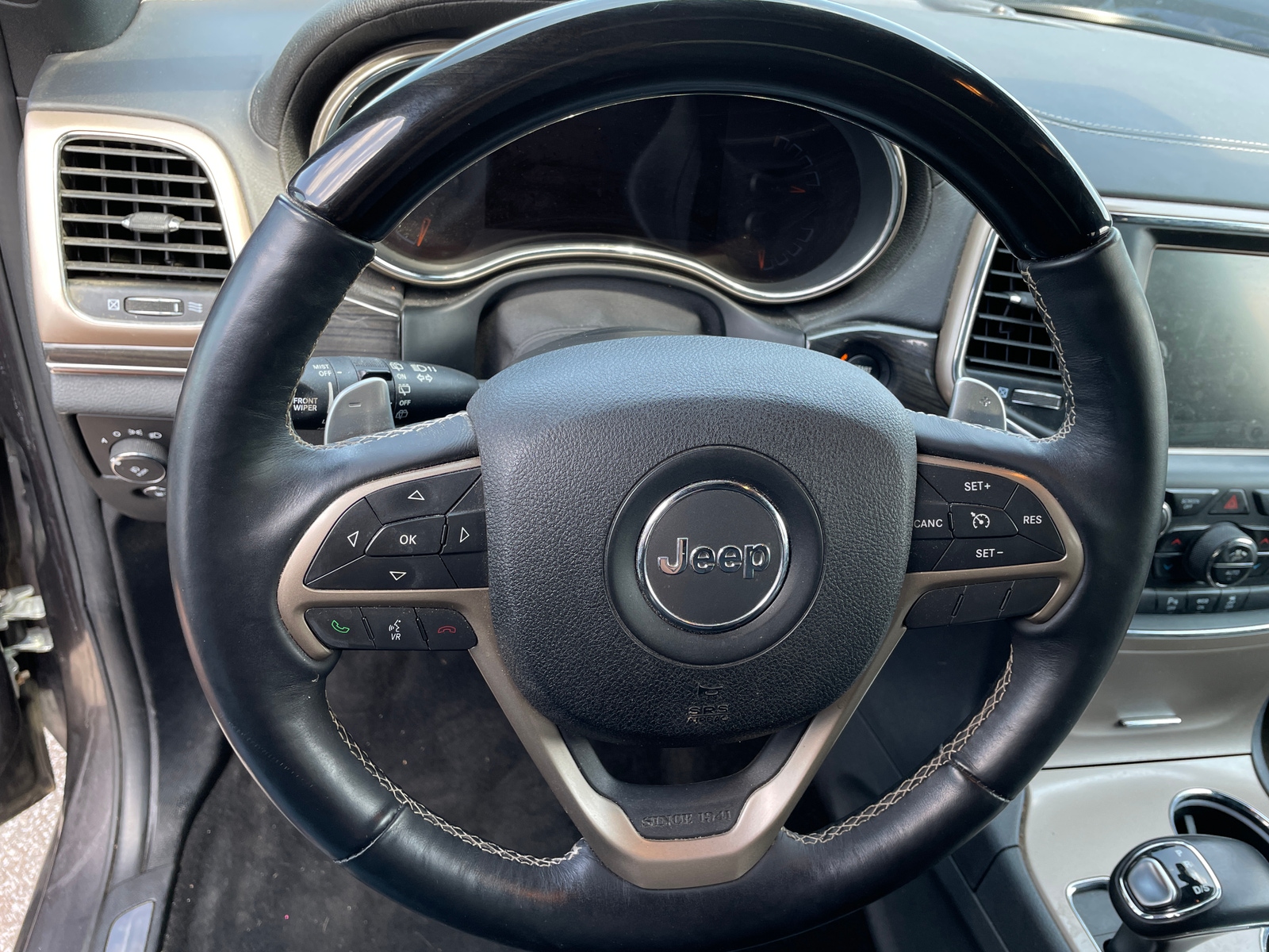 Thumbnail: 2015 Jeep Grand Cherokee - 4